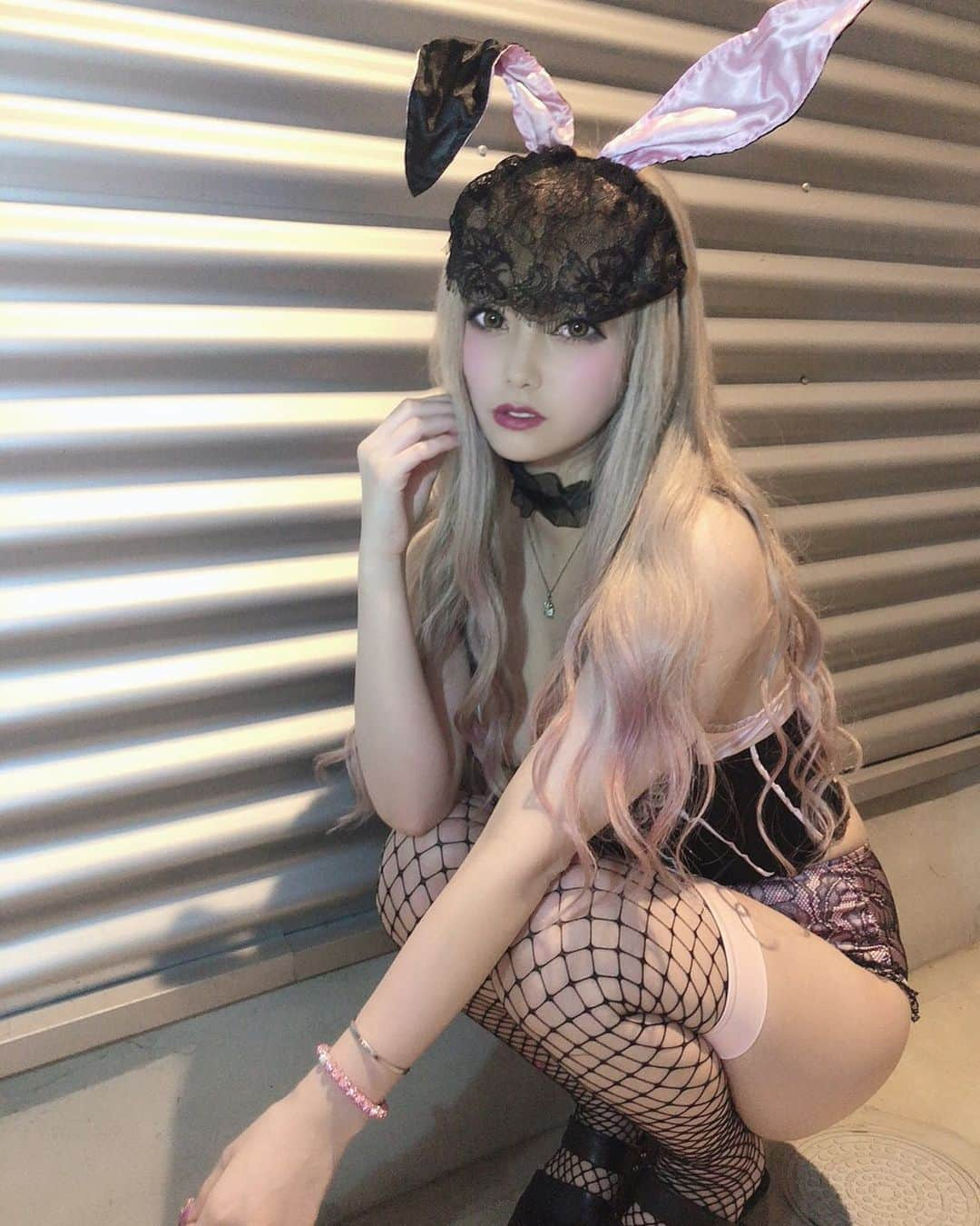 あさにゃん（川北愛紗奈）さんのインスタグラム写真 - (あさにゃん（川北愛紗奈）Instagram)「🐰💜💜💜 @malymoon1991  #ハロウィン #halloween #コスプレ #バニー #バニーガール #bunnygirl #仮装 #ハロウィンコスプレ #halloweencostume #halloweenmakeup #sexybunny」10月22日 18時13分 - asanyan0326