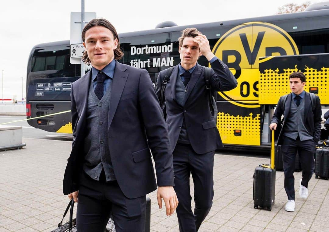 ボルシア・ドルトムントさんのインスタグラム写真 - (ボルシア・ドルトムントInstagram)「✈️ 🔜 #InterBVB  #werbung @oscar.jacobson」10月22日 18時08分 - bvb09