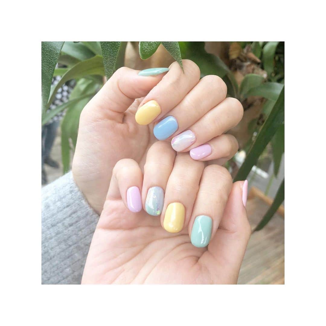 廣瀬麻伊のインスタグラム：「new nail💓 @izumi_nailart  ぁぁ〜きゃわぃぃ💕 前田さん、いつも有難うございます」