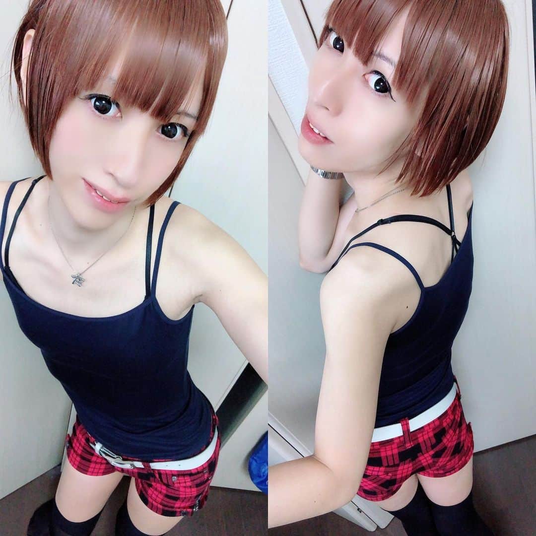 荒金さとみのインスタグラム：「冬でもエロカワなのだ٩(^ω^)و #女装子 #男の娘 #ニューハーフ #オウチグラビア #AV女優 #sexyshemales #レディーボーイ #ladyboy #shemales #transsexual」