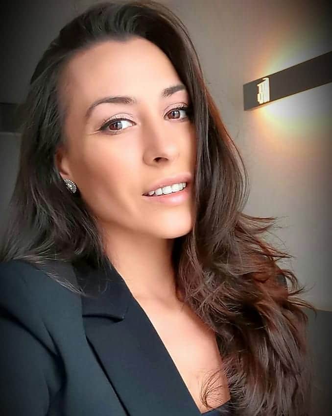 カタリナ・ポノルのインスタグラム：「Everyday is a new beggining ! Take a deep breath ,smile and start  again !」