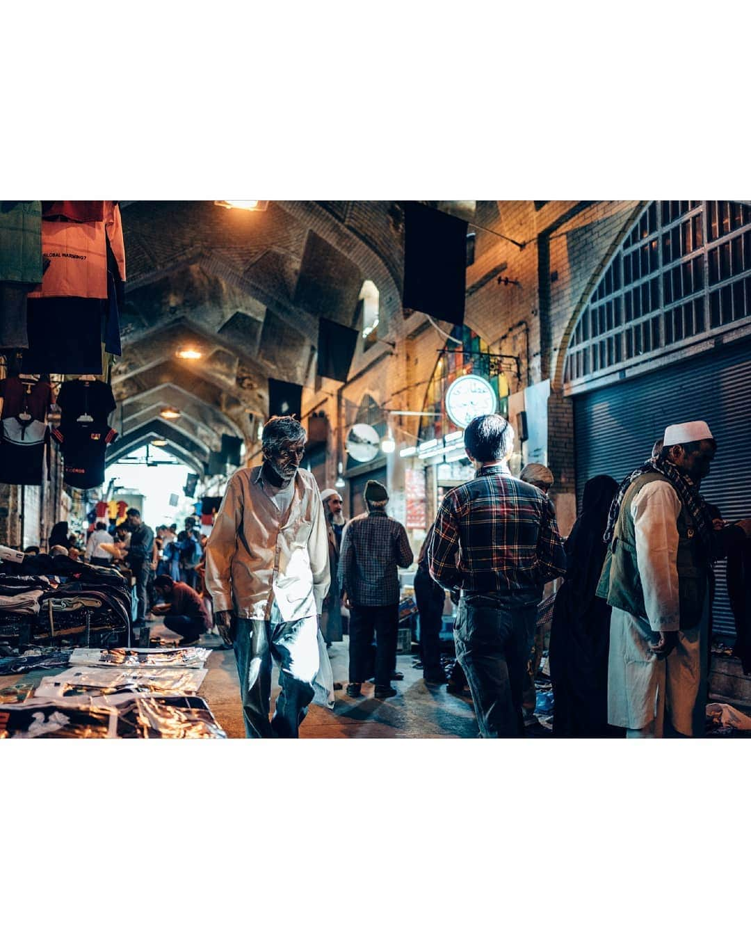 VuTheara Khamさんのインスタグラム写真 - (VuTheara KhamInstagram)「Shiraz, Iran (2019) ❤️🇮🇷 It's a series of pictures taken in Shiraz around the Bazaar, focus candid shot and street photography. . @feeliran #letsfeeliran #iran #irantravel #streetphotograhy #fromstreetswithlove #capturestreets #streets_storytelling #grainisgood #zonestreet #lightbox #gf_streets #streetdreams #streetphotographyworldwide #hcsc_street #aspfeatures #streetphotographersmagazine #cobblescope #bestofstreet #streethoney #lifeframer #street_is_life #in_public_collective #everybodystreets #friendsinprofile #lensculture_streets #aboutstreetphotography #photoobserve #lensculturestreets #spicollective #streetleaks」10月22日 19時36分 - vutheara