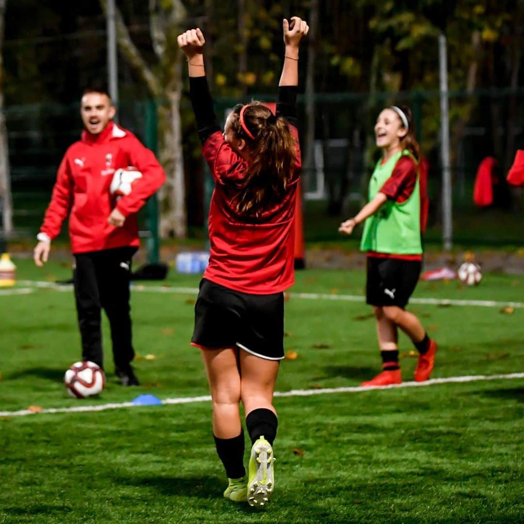 ACミランさんのインスタグラム写真 - (ACミランInstagram)「Small but mighty starlets 😃 #SempreMilan」10月22日 20時17分 - acmilan