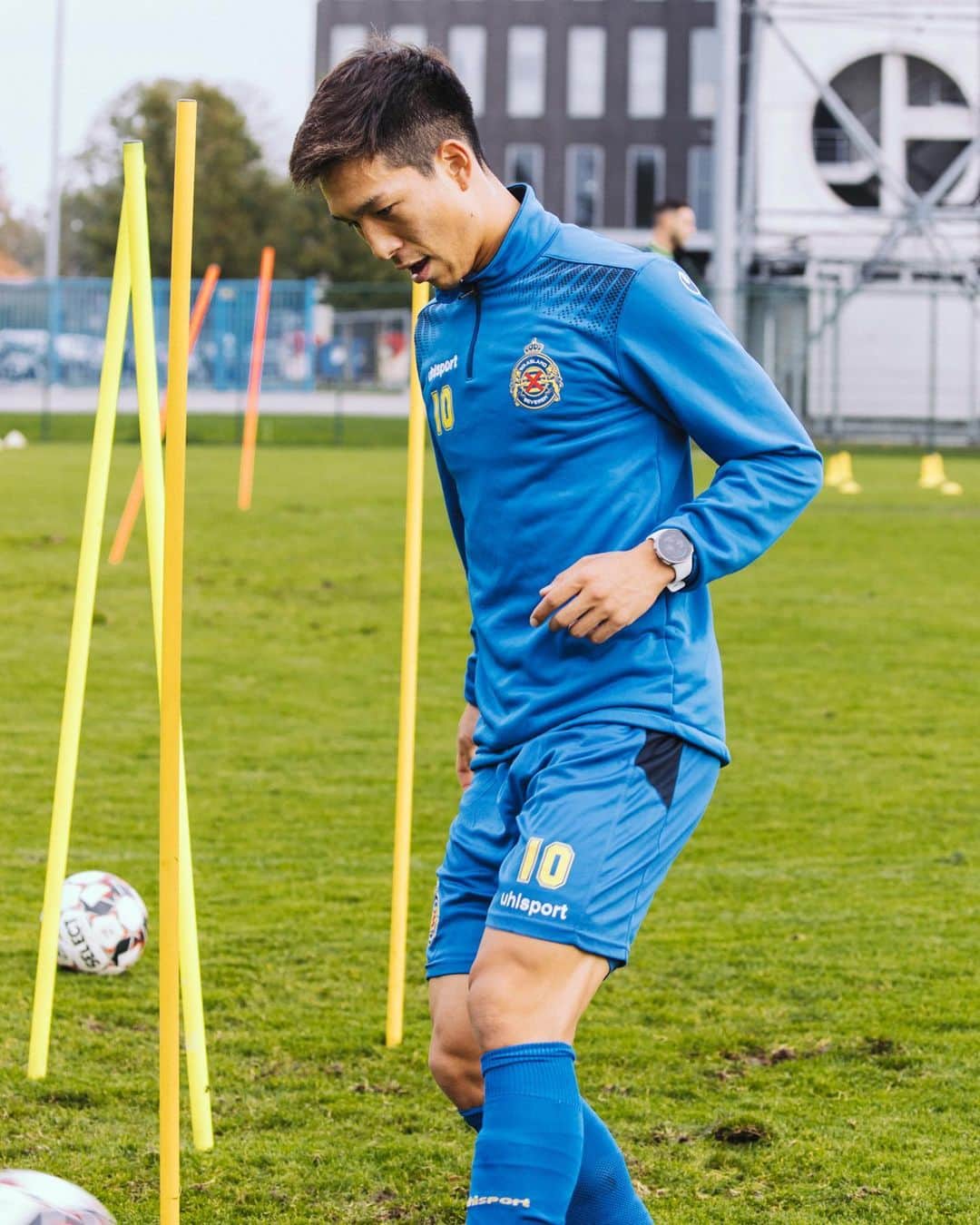 小林祐希のインスタグラム：「Hard work.  #yukikobayashi  #小林祐希  #beveren」