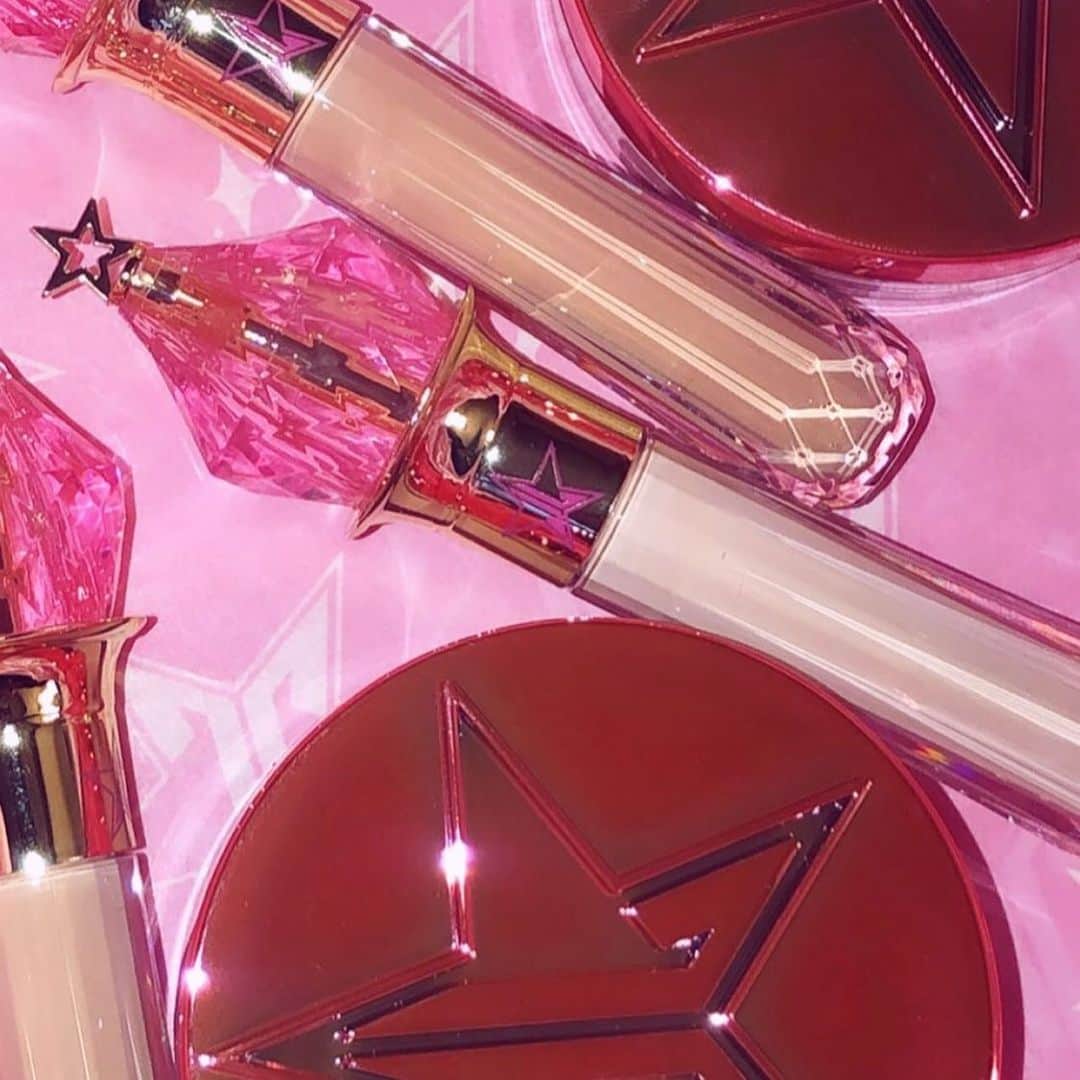 Jeffree Star Cosmeticsさんのインスタグラム写真 - (Jeffree Star CosmeticsInstagram)「Experience the magic of our #MAGICSTAR concealer & setting powder 🧚🏼‍♀️ Photo by: @linneacintron 💖 #jeffreestarcosmetics」10月23日 6時26分 - jeffreestarcosmetics