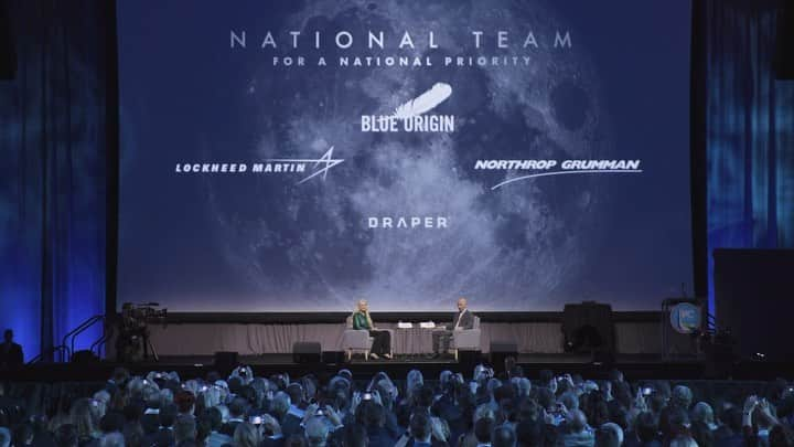 ジェフ・ベゾスのインスタグラム：「It’s time to go back to the Moon, this time to stay. @LockheedMartin @NorthropGrumman @DraperLab @BlueOrigin #gradatimferociter」