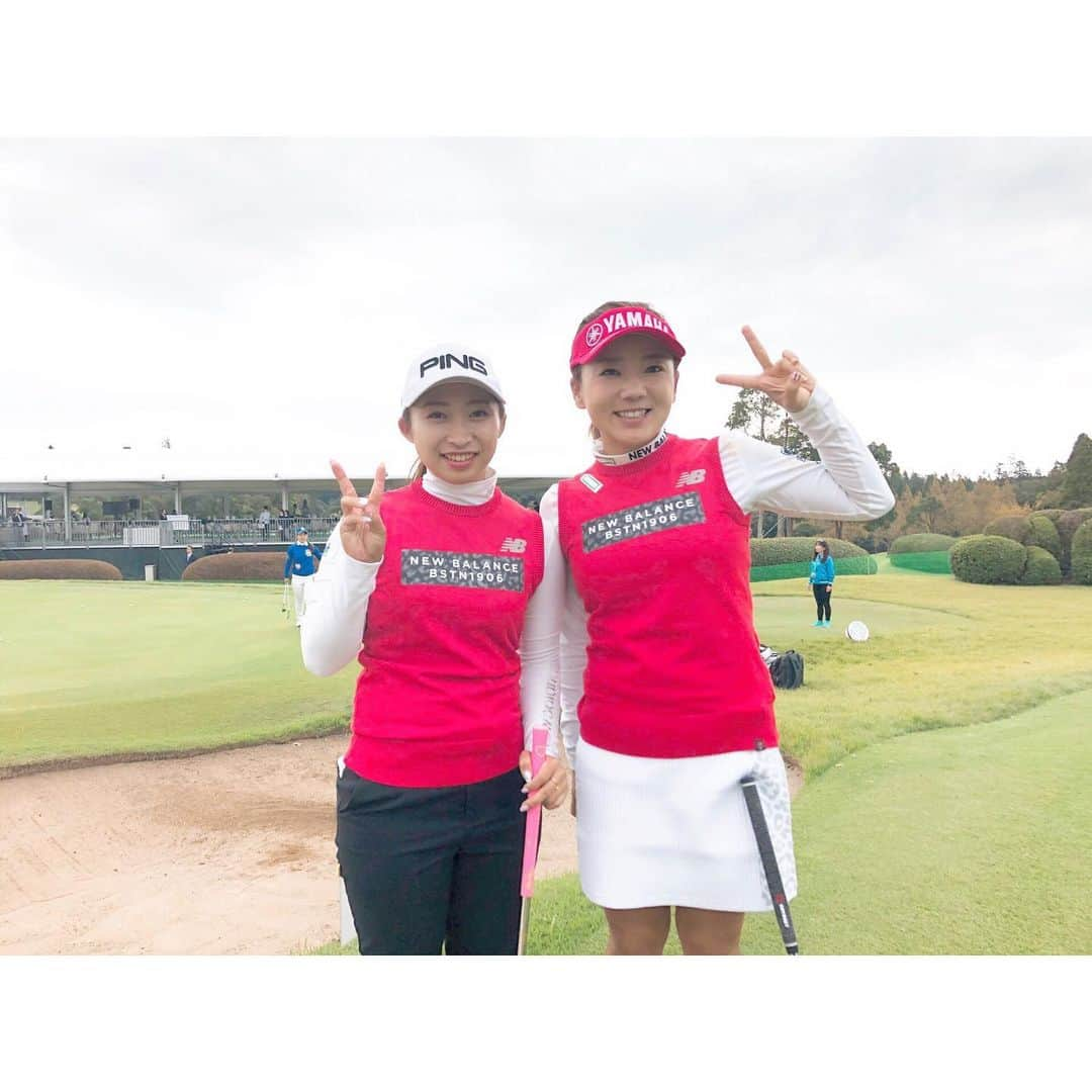 有村智恵さんのインスタグラム写真 - (有村智恵Instagram)「We had matched @newbalancegolf_japan outfit !!!! w/@miichaaaaan1121  先週みーちゃんとウェアかぶったので撮りました♡  #golf #golfer #golftournament #jlpga #lpga #hpjapan #inpres #newbalancegolf #yamaha #misawahome #kose #kowa #vantelin #Qcells #MIKUNI  #ゴルフ #女子ゴルフ #インプレス #ヤマハ #ニューバランスゴルフ #日本hp #コーセー #ミサワホーム #コーワ #バンテリン #ミクニ」10月22日 22時36分 - chiearimura