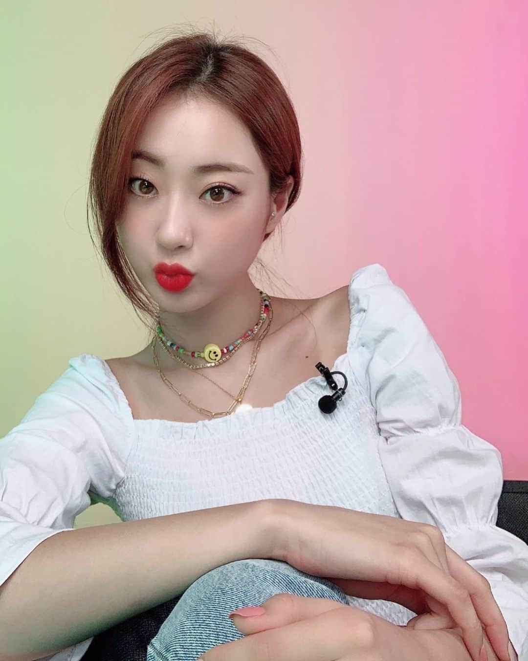 ギョンリ のインスタグラム：「모델 정혁씨가 하는 1on1 에서 게임 추천 받고 왔어욘, 제가 봐도 저 정말 귀엽고 재밌네여; 편집하신분 절 받으세요☺ 저처럼 단순한 킬링타임용 게임 원하시는 분들 꼭 보러가요 #구글플레이 #1on1」