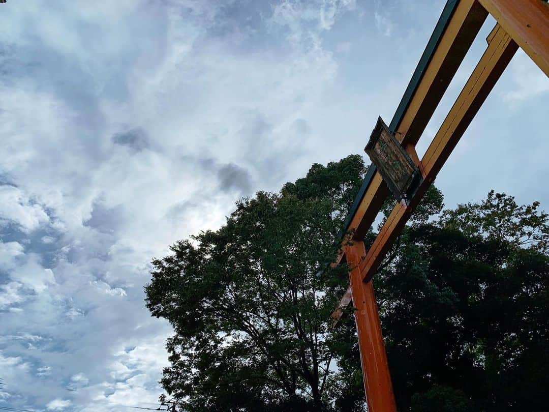 川越氷川神社さんのインスタグラム写真 - (川越氷川神社Instagram)「午後一時、今日の空。﻿ まだ雨は降っていましたが、陽が射し空は急に青くなりました。﻿ ﻿ #奉祝﻿ #天皇陛下御即位﻿﻿ #川越氷川神社﻿  #川越  #kawagoe」10月22日 22時50分 - kawagoe_hikawa