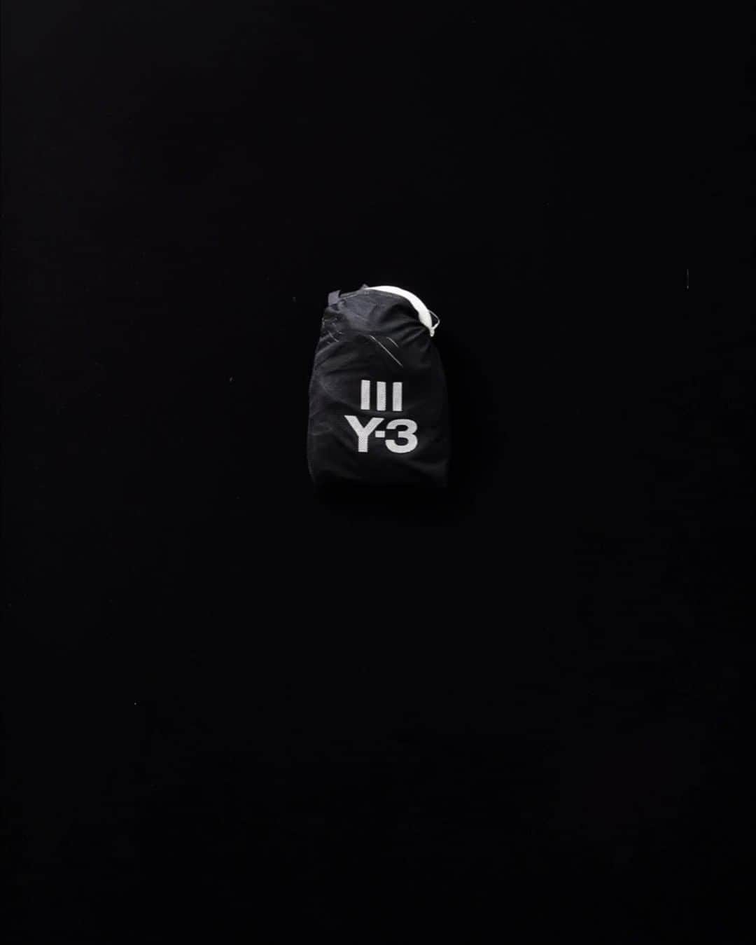 ワイスリーのインスタグラム：「Y-3 Packable Tee. Y-3 Fall Winter 2019. --- #adidas #Y3 #YohjiYamamoto  Discover the collection at Y-3.com」