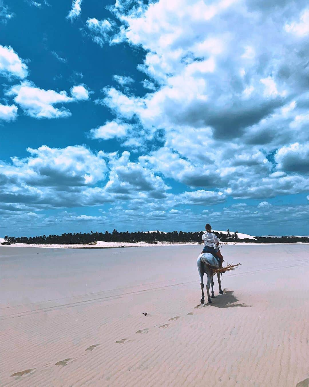 Giovanna Ewbankさんのインスタグラム写真 - (Giovanna EwbankInstagram)「Já já eu volto Ceará e já estou com saudades 💙🙌🏿🌻」10月22日 23時02分 - gioewbank