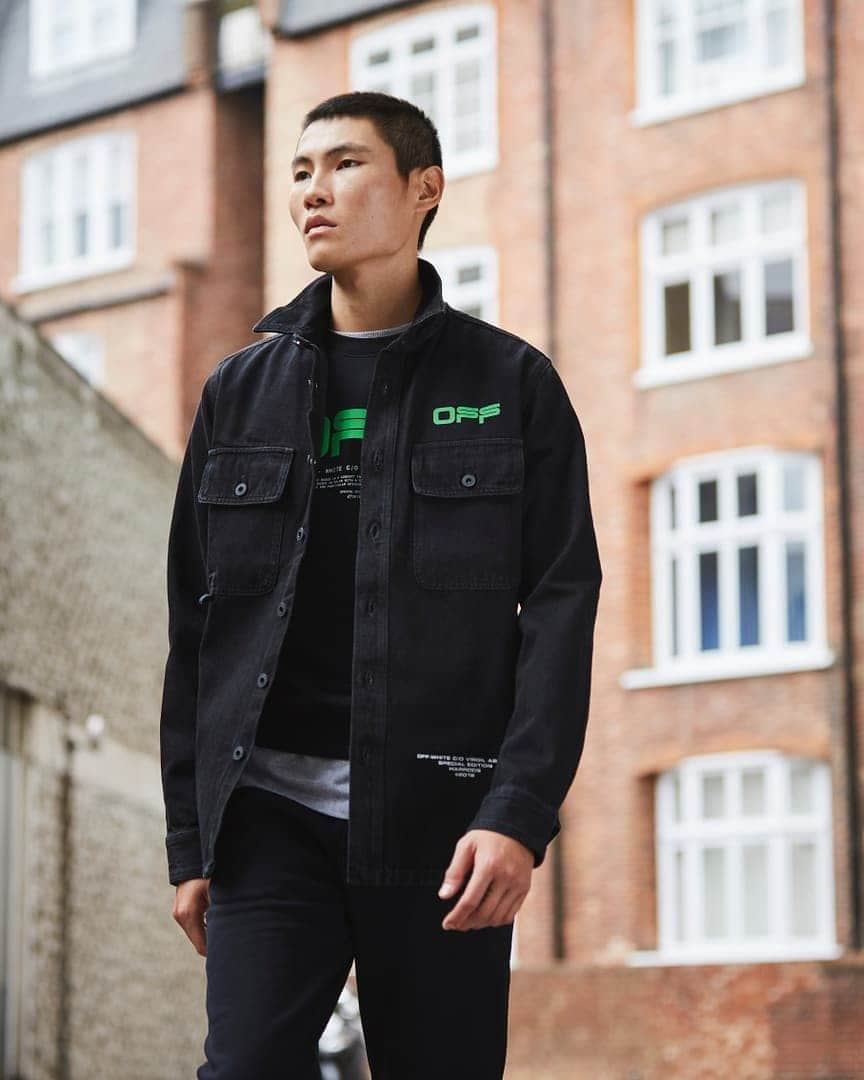 OFF-WHITE C/O VIRGIL ABLOHさんのインスタグラム写真 - (OFF-WHITE C/O VIRGIL ABLOHInstagram)「[capsule collection] Off-White™ c/o Harrods now exclusively available at @harrods store.」10月22日 23時10分 - off____white