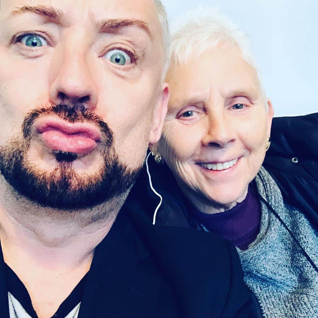 ボーイ・ジョージさんのインスタグラム写真 - (ボーイ・ジョージInstagram)「I love my aunty Cathy!」10月22日 23時15分 - boygeorgeofficial