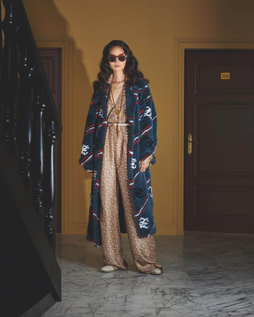 Fendiさんのインスタグラム写真 - (FendiInstagram)「Rich textures and patterns are crafted into sumptuous outerwear and beautifully draped separates. Discover and shop more looks from the #FendiResort2020 edit – link in bio.  Models: @_anabarbos @iamhyunjishin @walldamort」10月22日 23時46分 - fendi