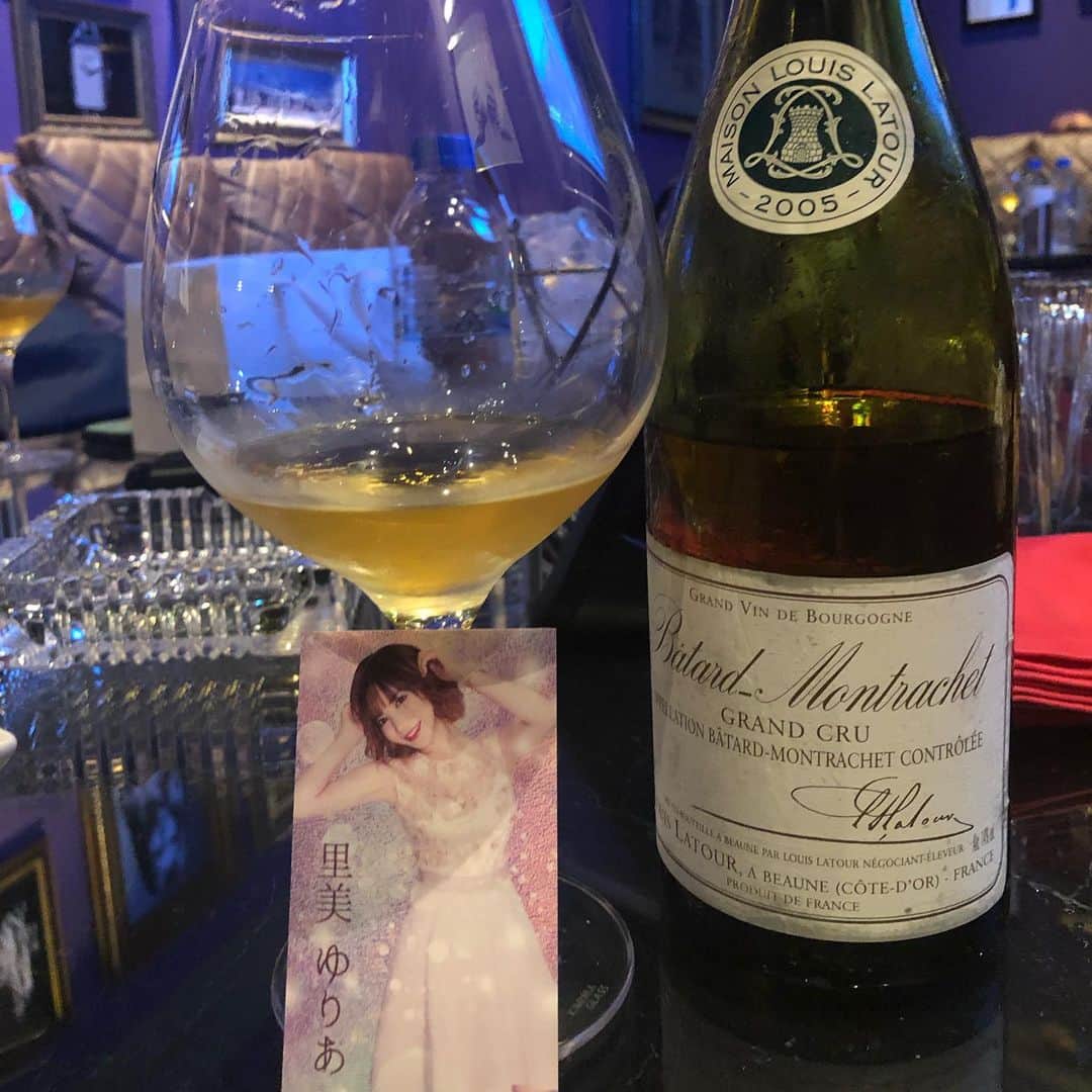 里美ゆりあさんのインスタグラム写真 - (里美ゆりあInstagram)「#モンラッシェ #好き ♥️ #wine」10月23日 0時14分 - satomiyuria