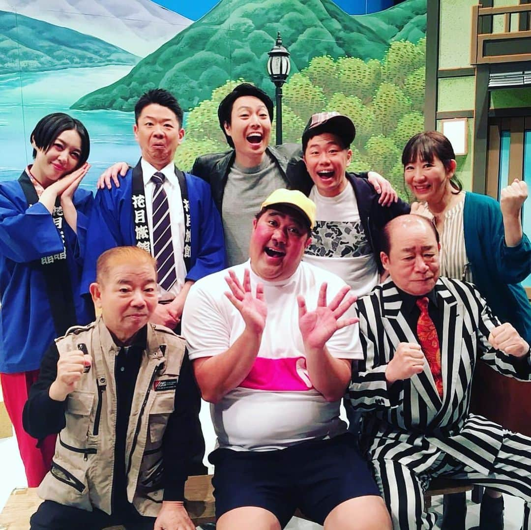 信濃岳夫さんのインスタグラム写真 - (信濃岳夫Instagram)「今週は諸見里大介がリーダー！！ 面白い！！ みんな見てね！！！ # #集合写真 #しみにいもいるよ #あー #肩抱くのドキドキした #オーガニックの野菜で殴られるかと思ったよ」10月23日 1時24分 - takeoshinano