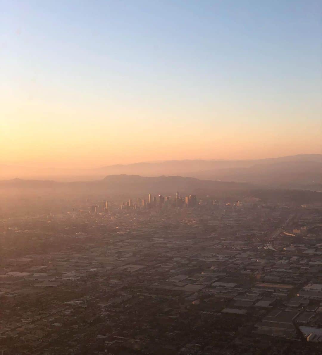 アナベル・ウォーリスのインスタグラム：「Los Angeles...I see you 🎬」