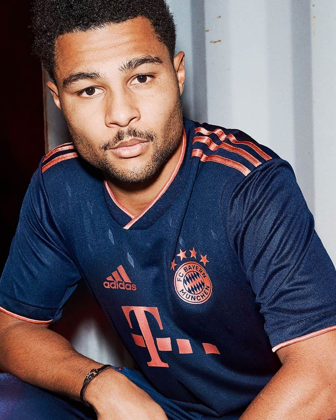 adidas Footballさんのインスタグラム写真 - (adidas FootballInstagram)「Light the night. @sergegnabry takes the #UCL stage in the 2019/20 @fcbayern 3rd kit. #DareToCreate  #Football #Soccer #adidasFootball」10月23日 3時00分 - adidasfootball