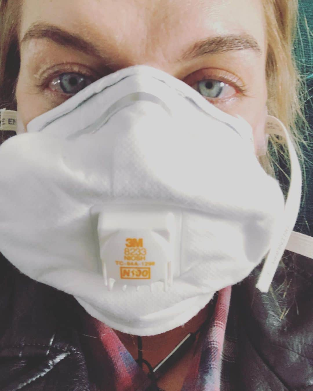 ペイジュ・レイリーさんのインスタグラム写真 - (ペイジュ・レイリーInstagram)「Immunosuppressant therapy+immune deficiency+autoimmune means I fly with a filtering face mask and I sanitize the whole seat/tray. I was embarrassed at first when everyone looked and it made me feel like that “sick girl,” but experiencing vulnerable situations and letting people see are such learning experiences. Each time I grow more from them • • • #planesaremynightmare #germseverywhere #autoimmune #primaryimmunedeficiency #immunosuppresents #behcets #churgstrauss #vasculitis #athlete #againsttheodds」10月23日 3時10分 - paigeraileysailor