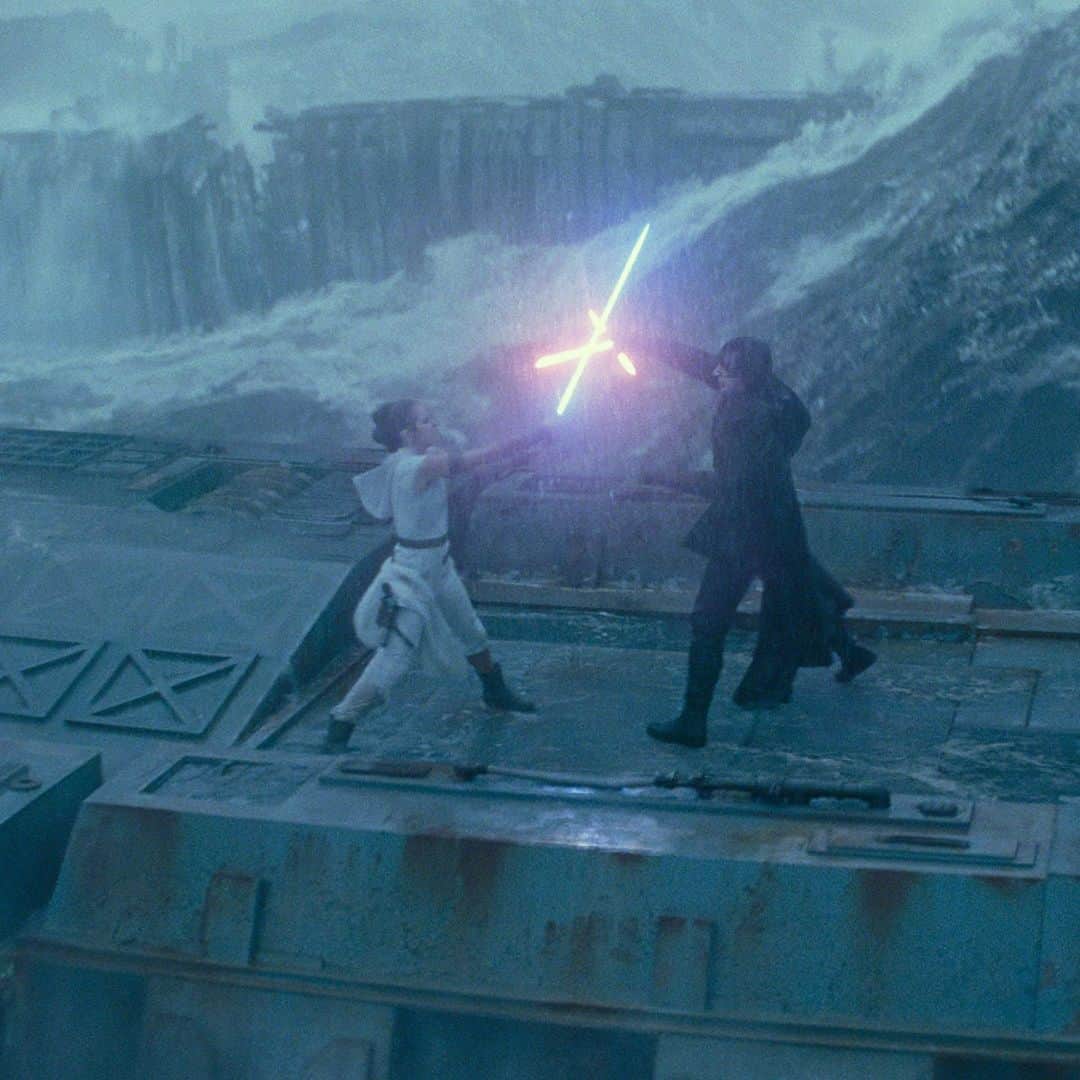 スター・ウォーズさんのインスタグラム写真 - (スター・ウォーズInstagram)「“The Force brought us together.” What was your favorite moment from #TheRiseOfSkywalker trailer?」10月23日 3時17分 - starwars