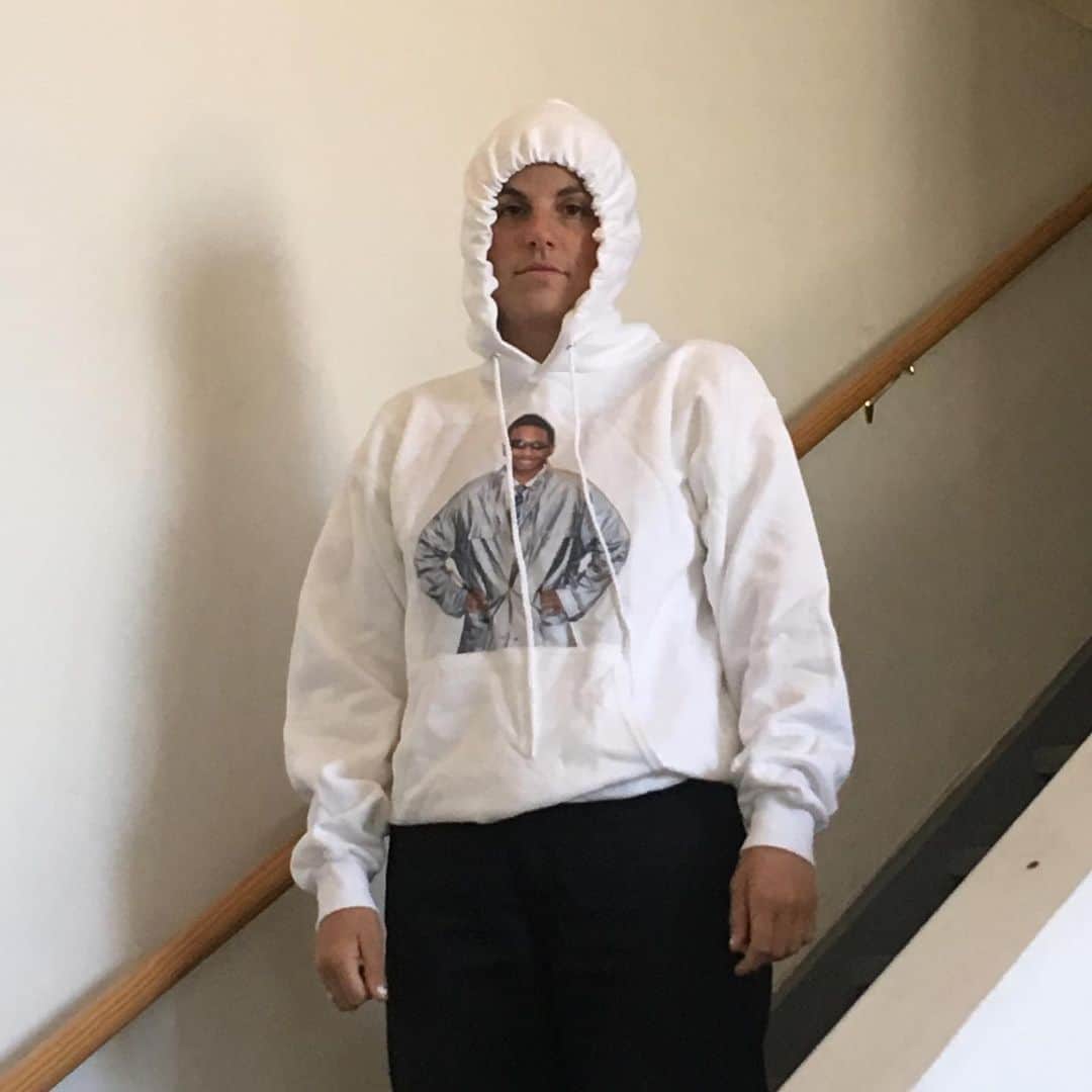 トロ・イ・モアのインスタグラム：「silver man hoodies back up in the store. link up top.」
