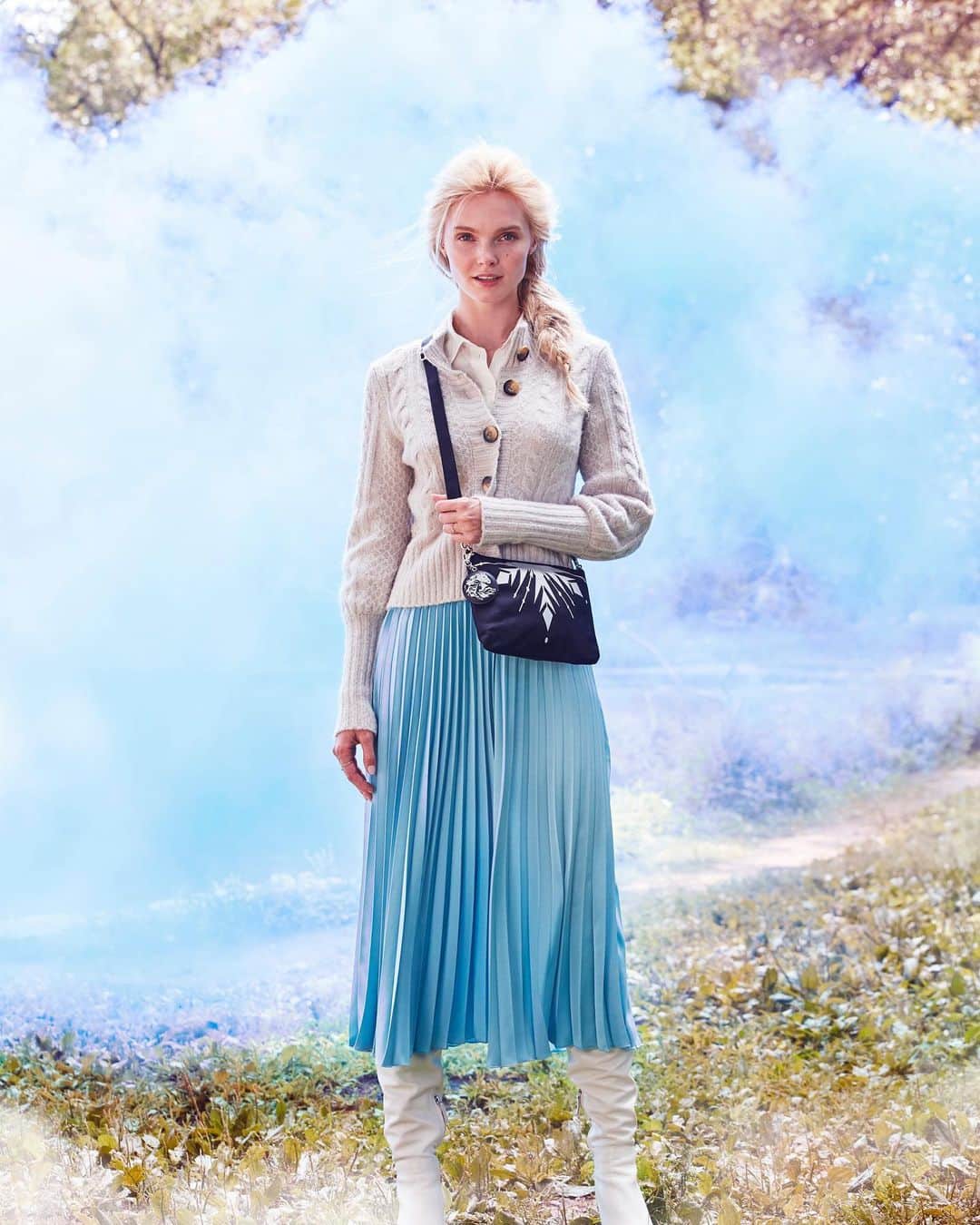 キプリングさんのインスタグラム写真 - (キプリングInstagram)「Elsa vibes 💪✨ #DisneyxKipling #Frozen」10月23日 3時55分 - kiplingusa
