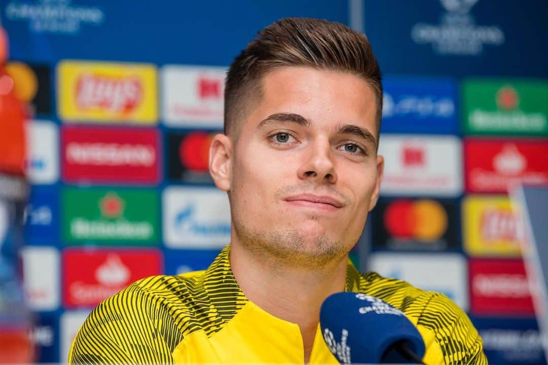 ボルシア・ドルトムントさんのインスタグラム写真 - (ボルシア・ドルトムントInstagram)「🗯 @juweigl pregame presser ahead of #InterBVB: " @inter are extremely dangerous on the attack, but also defend very well. Tomorrow we have to be efficient in front of goal if we want to win."」10月23日 4時08分 - bvb09