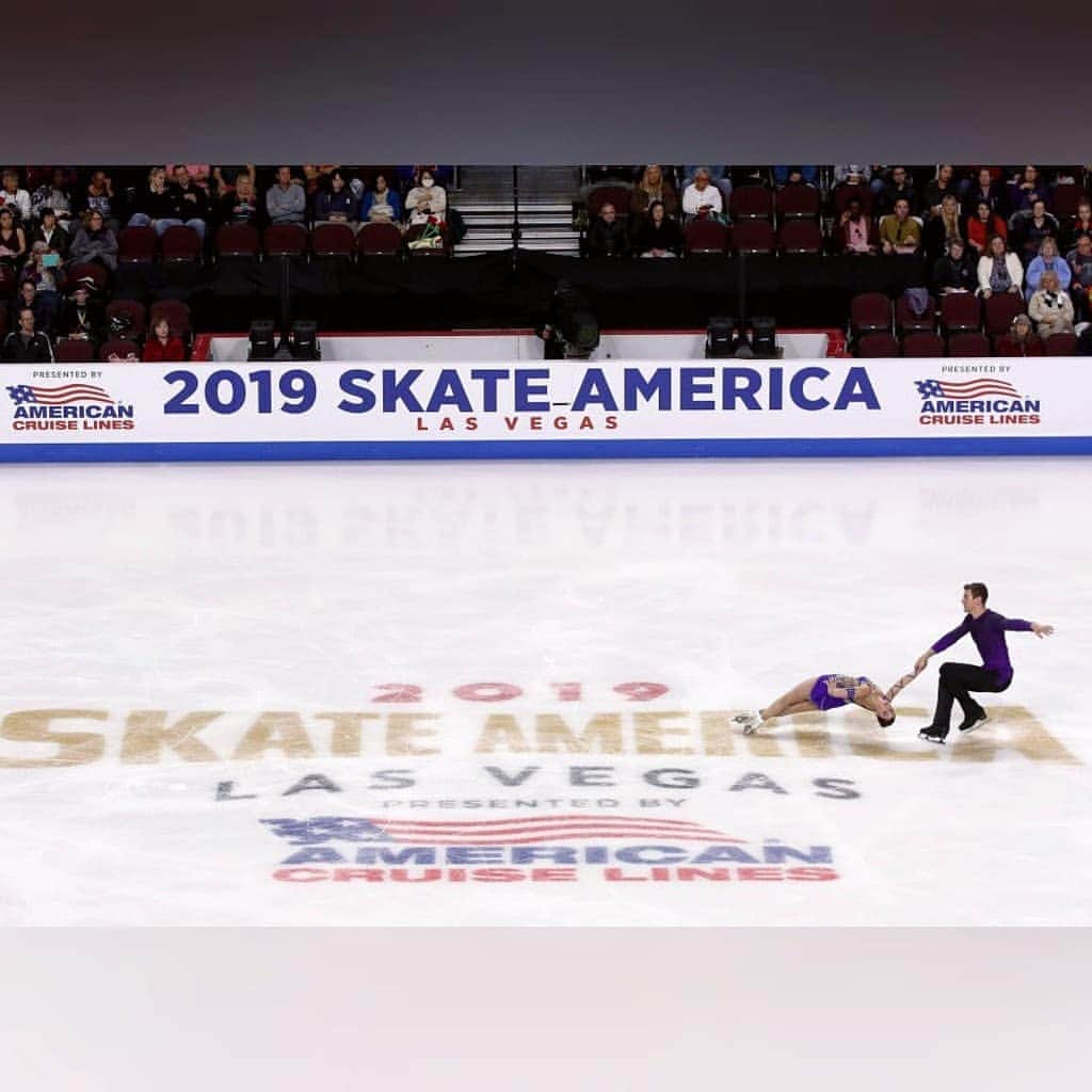 ISUグランプリシリーズさんのインスタグラム写真 - (ISUグランプリシリーズInstagram)「📸 In Focus: Skate America!  Which of these amazing pictures from the first Grand Prix in Las Vegas is your favorite? 👉💬 #GPFigure #FigureSkating」10月23日 5時14分 - isufigureskating_x