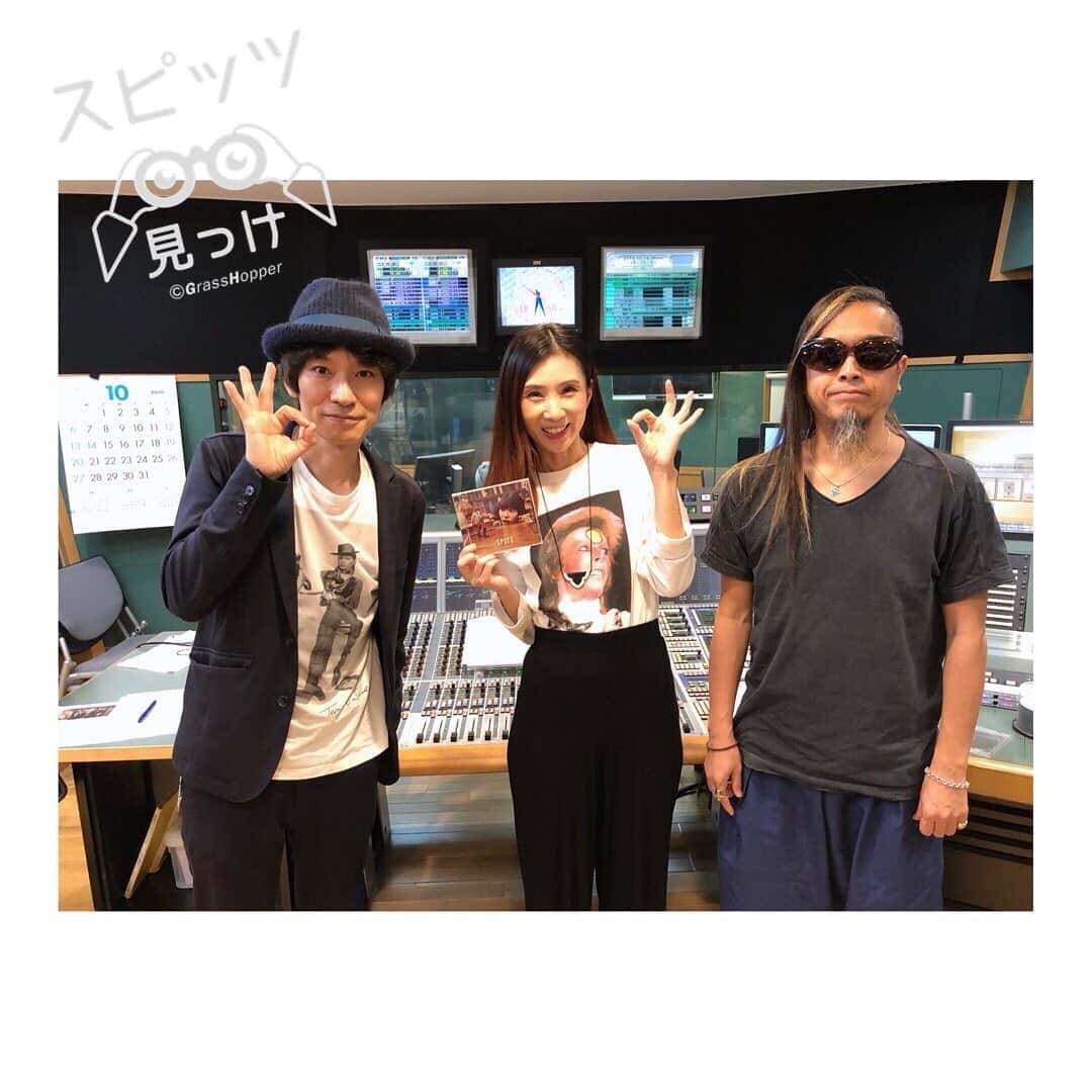 スピッツさんのインスタグラム写真 - (スピッツInstagram)「「ロックロックありがとさん!? FM802 & FM COCOLOでスピッツ めっちゃ“MIKKE”キャンペーン」番組にマサムネ&テツヤが出演！ ☞FM802『AWSOME FRIDAYS』10/25(金) 18:00～21:00  DJ深町絵里さんを見っけ👀✨ . #spitz #スピッツ #スピッツ見っけ #見っけ #優しいあの子 #ありがとさん #ラジオデイズ #花と虫 #ブービー #快速 #YM71D #はぐれ狼 #まがった僕のしっぽ #初夏の日 #ヤマブキ #めっちゃMIKKE #大阪 #草野マサムネ #三輪テツヤ #fm802 #DJ深町絵里 . ※放送時間などの番組詳細は、番組HPでご確認ください。 ※放送局の都合により、放送予定日や放送時間が予告無く変更になる場合があります。ご了承ください。」10月23日 15時30分 - spitz__1987