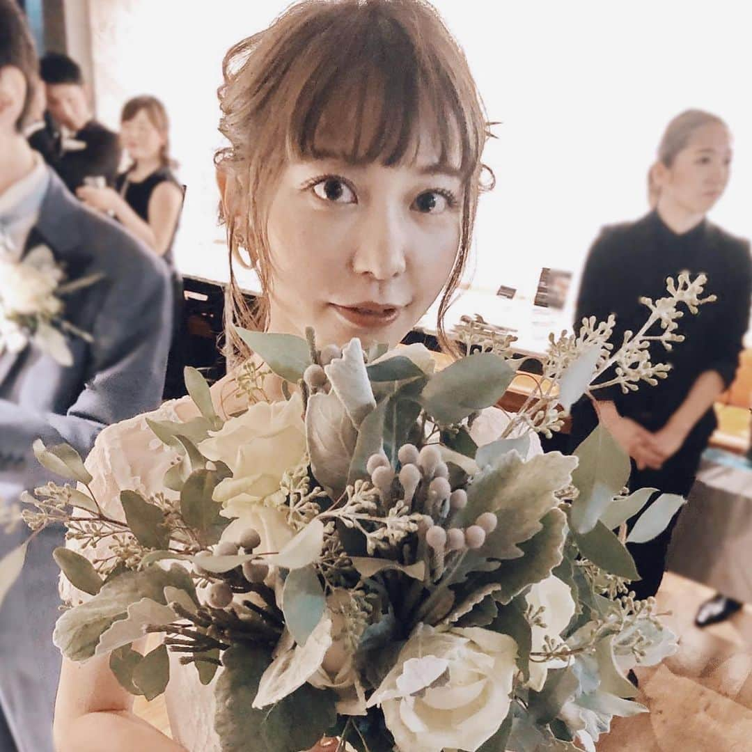 中田クルミさんのインスタグラム写真 - (中田クルミInstagram)「世界一可愛い花嫁さん💐本当におめでとう🥰 @misaxmas  ウェルカムボードを描かせていただきました。リクエストに応えて、夫婦の好きなものをたくさん散りばめたよ！」10月23日 16時21分 - kurumi_nakata