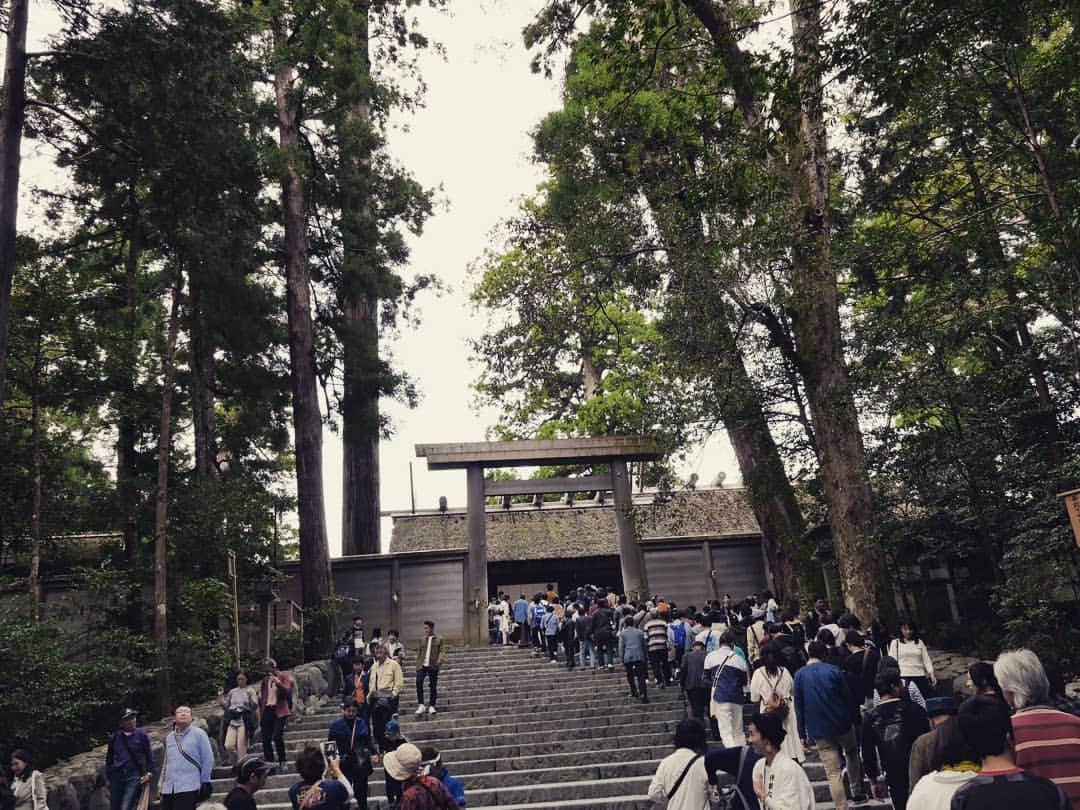 砂月さんのインスタグラム写真 - (砂月Instagram)「伊勢神宮へお参りに行って来ました。  I visited at Ise Shirine. It is considered one of the holiest among all other sacred Shinto shrines.」10月23日 16時25分 - satsukiofficial