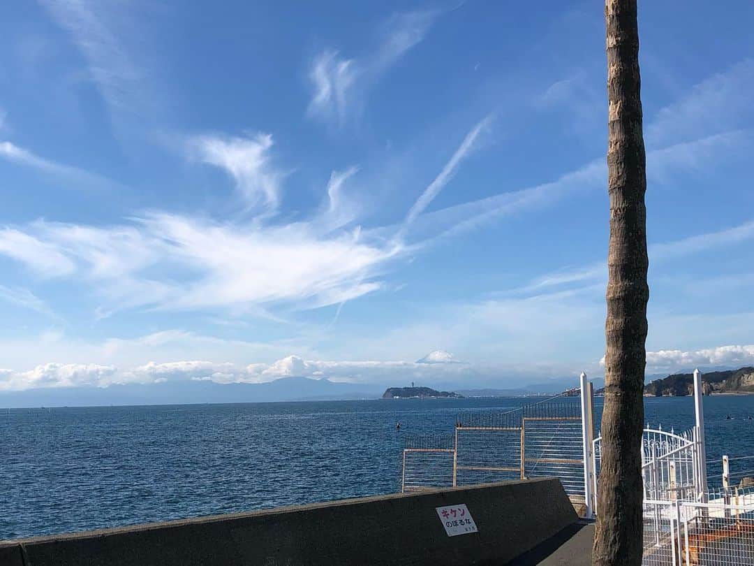 乙武洋匡さんのインスタグラム写真 - (乙武洋匡Instagram)「一日中、海で過ごした。  #おじさんの休日 #逆さミッキー」10月23日 16時34分 - ototake_official