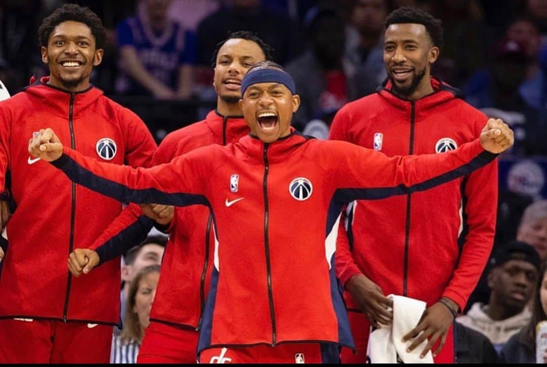 アイザイア・トーマスのインスタグラム：「Energy on a 10 over here! @washwizards #SeasonIsHere」