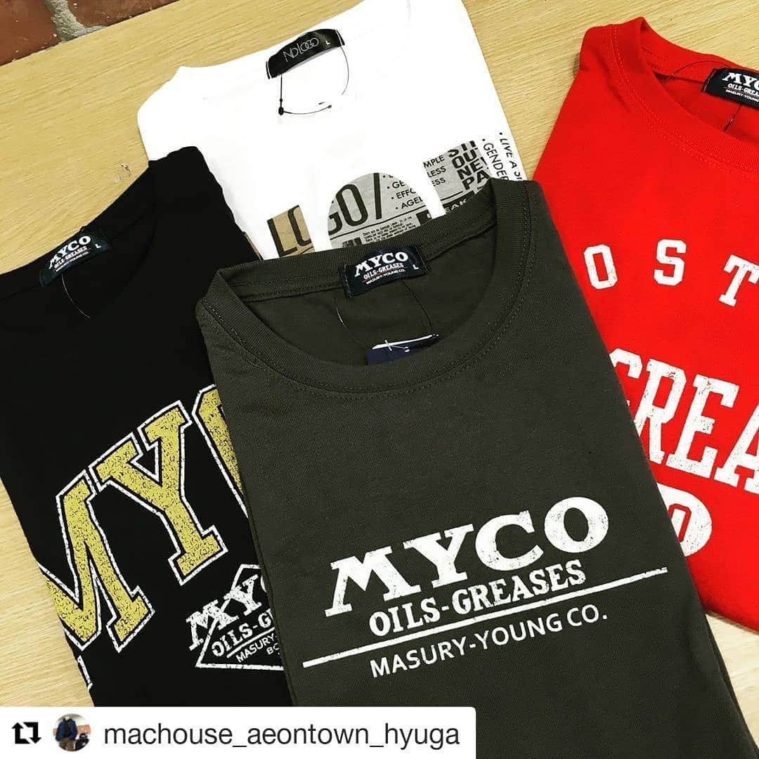 マックハウスさんのインスタグラム写真 - (マックハウスInstagram)「#Repost @machouse_aeontown_hyuga (@get_repost) ・・・ こんばんは！  先日仕事終わりに某コンビニに寄ったら  店員さんに、「おでんいかがですか！？」と勧められたので「すいません、これから車なんで」と言うと「大丈夫です！ちょっと火傷するくらいです！」と、笑顔で返されました(^^) 長袖Tシャツ、通称ロンTが充実しています！！ あと1ヶ月くらいはジャケットのインナーに忍ばせてオシャレなプリント柄をどう見せて行くかが重要ではないでしょうか！？ マックハウス、ロンT揃ってますよ！  写真のロンTは全て１枚¥990＋税！！ さらになんと２枚で¥1680＋税とお得に購入いただけます(^^) これは期間限定ではありません！！ い  つ  も  です！！ どんどん新商品入荷しますのでチェックして下さいね！！ #マックハウス #machouse #tシャツ #tシャツコーデ #長袖 #お買い得 #メンズファッション #メンズコーデ #オシャレさんと繋がりたい #インスタ #オシャレ男子 #instagood #instalike #instalove #日向 #宮崎 #九州 #アパレル #イオン #おでん #オデオン #たべたいかたべたいだろう #navy #myco #nologo」10月23日 8時00分 - mac_house_official