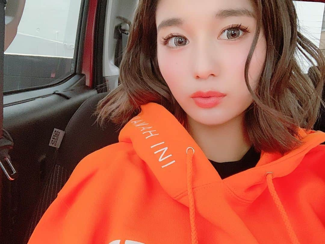 坂井朝香さんのインスタグラム写真 - (坂井朝香Instagram)「オレンジパーカー🍊🧡 #Deftech #オレンジパーカー #オレンジ #ロゴパーカー」10月23日 9時47分 - asaka_sakai_