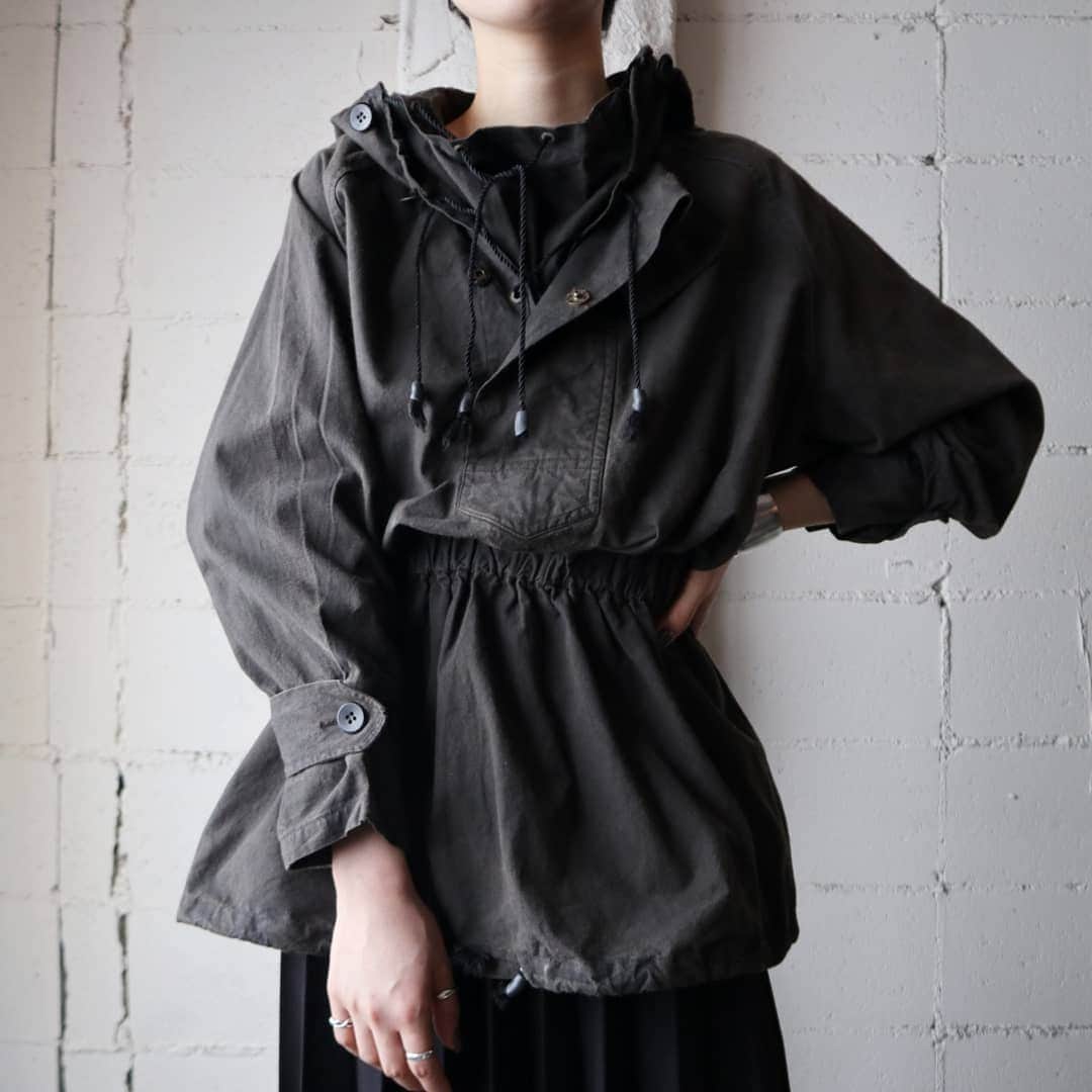 吉祥寺 古着屋 Orfeoのインスタグラム：「Vintage Military Hooded Jacket  #orfeo #kichijoji #tokyo #vintage #used #fashion #coordinate #outfit #オルフェオ #吉祥寺 #東京 #古着 #ヴィンテージ #ユーズド #ファッション #コーディネート  掲載商品のお問い合わせはメールにて承っております。コメント、DMでのお問い合わせは受け付けておりませんのでご了承ください。」