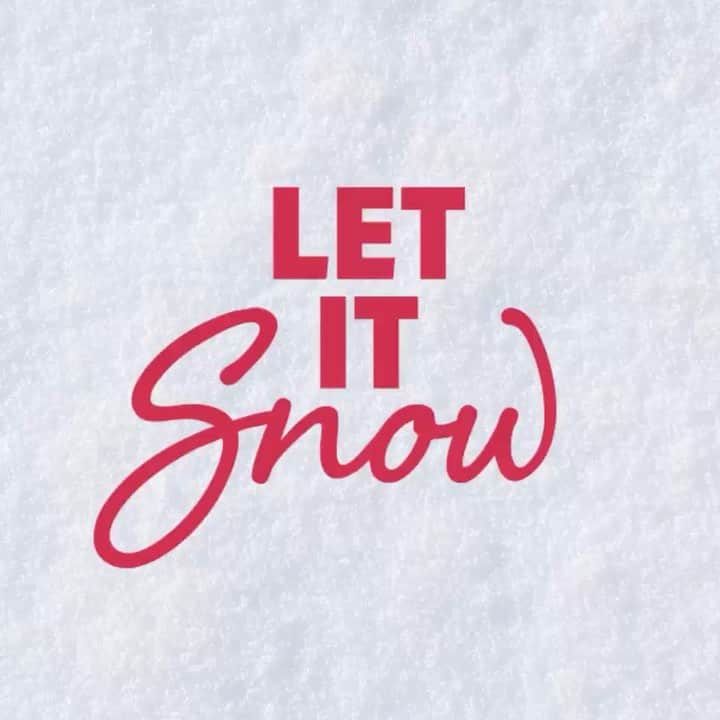 オデイア・ラッシュのインスタグラム：「Let It Snow Trailer ⛄️⛄️ #yayyy #happyhannukah」