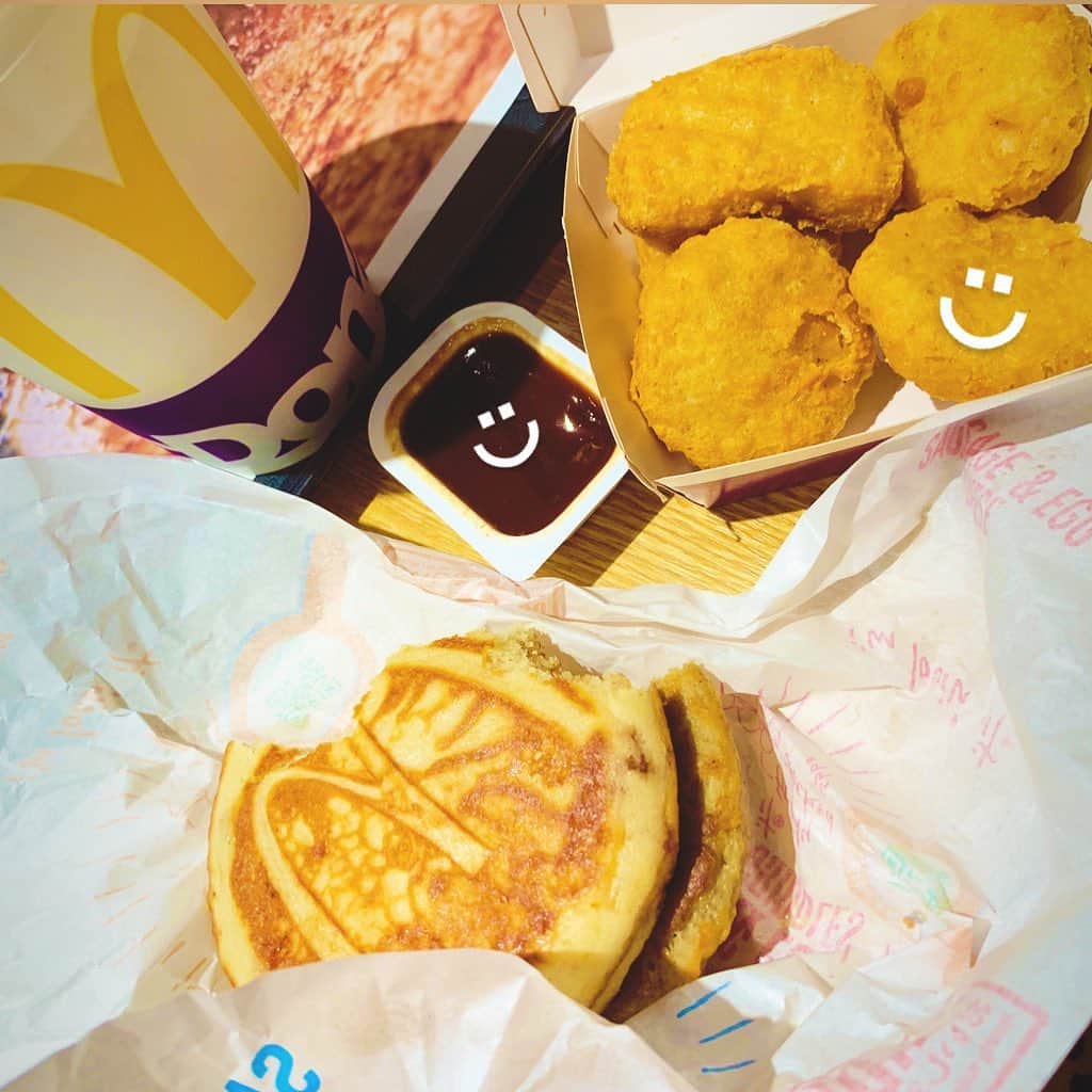 小林智絵さんのインスタグラム写真 - (小林智絵Instagram)「. . . . . 最近ナゲットがすきすきのすき。 . . . . #mcdonalds #yummy #food #breakfast #japan #nuget」10月23日 10時54分 - kobayashichie_1012