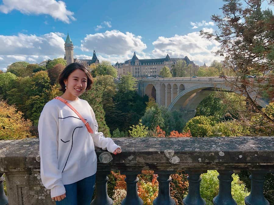 加藤未唯さんのインスタグラム写真 - (加藤未唯Instagram)「Luxembourg☀️ 晴れたのほんの3時間だけ、それ以外はずっと雨☔ 紅葉が綺麗でした🌳🌲 #Luxembourg #ルクセンブルク #寒かった #ニット  #1週間ずっと朝から雨」10月23日 16時54分 - miyukato1121