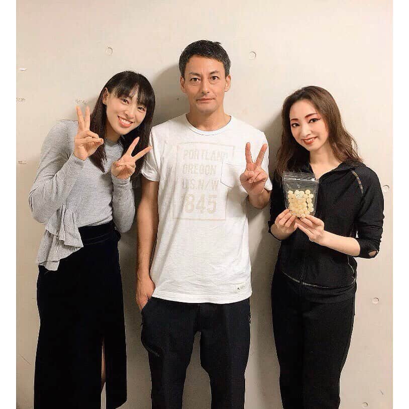 のインスタグラム：「スピード感のある大迫力の殺陣… トナミの妖艶美♡… そして 懐かしい方々との再会…  とっても幸せな時間でした☺︎ ☆ Stage gave me power ☆  #里見八犬伝 #山口馬木也 さん #白羽ゆり #佐野勇斗 くん」