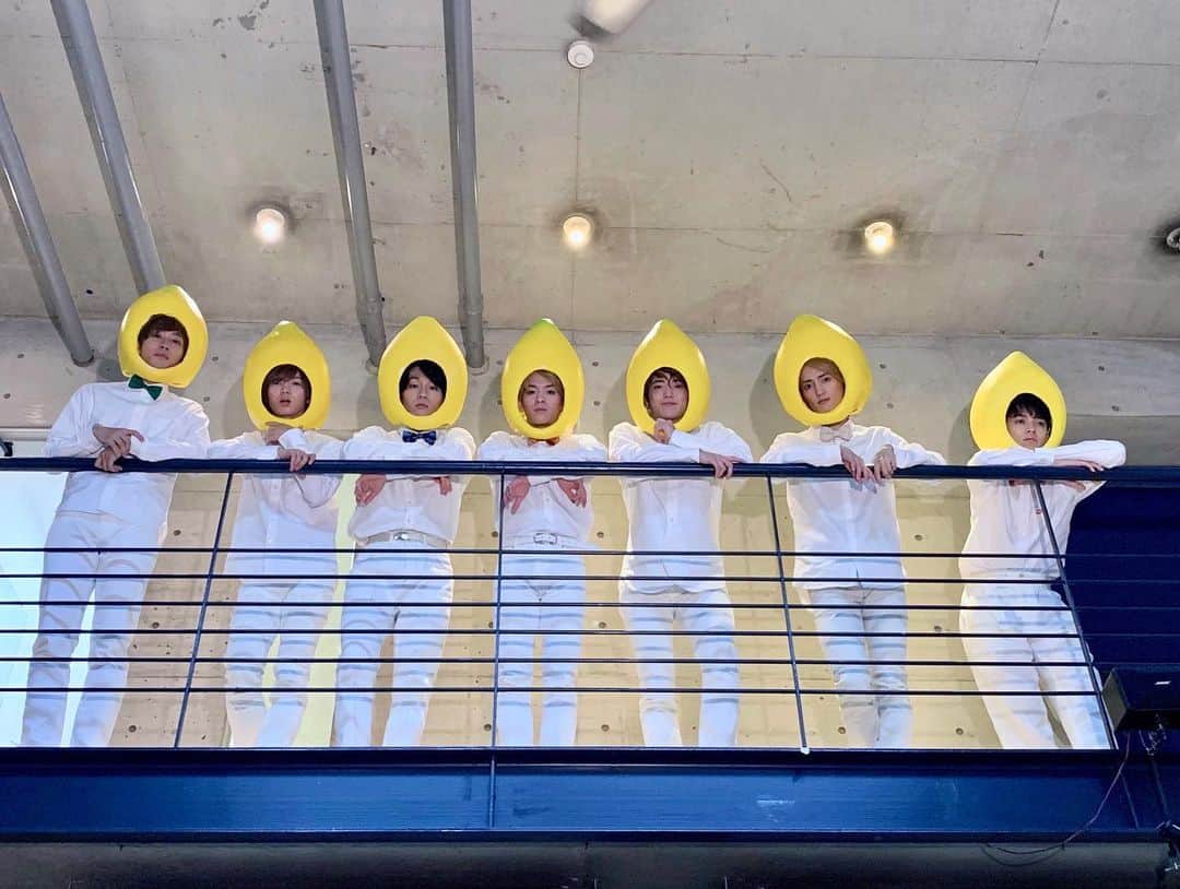 Travis Japan（トラジャ）さんのインスタグラム写真 - (Travis Japan（トラジャ）Instagram)「It’s almost time for "Tora-jya" live performance‼️ What do you think about Lemon-TraJa?? 😆  #Johnnys #TravisJapan #KaitoMiyachika #KaitoNakamura #RyuyaShimekake #NoelKawashima #ShizuyaYoshizawa #GentaMatsuda #KaitoMatsukura  #Torajya #Ninjapan」10月23日 12時06分 - travis_japan_official