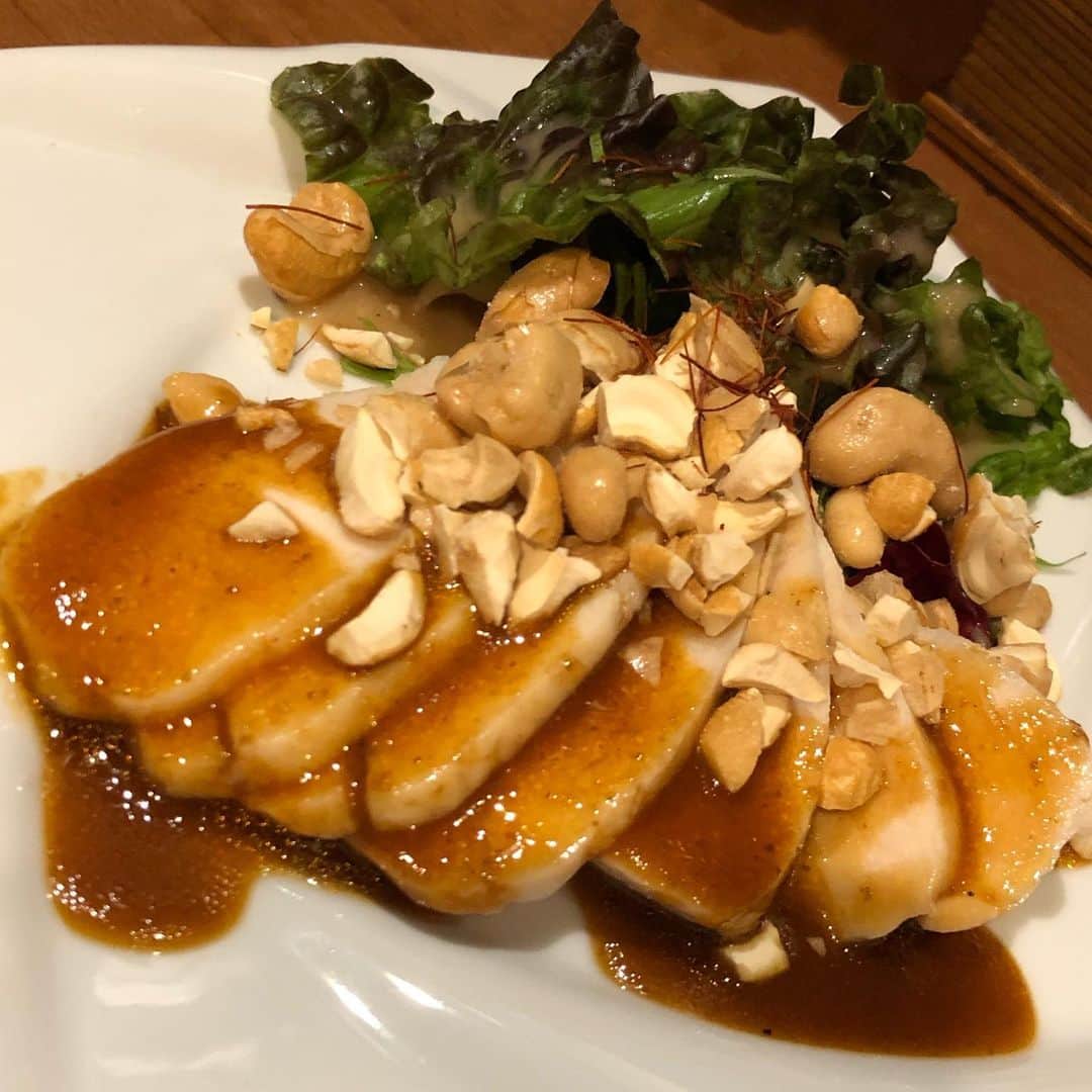 アンジェラ佐藤さんのインスタグラム写真 - (アンジェラ佐藤Instagram)「初めての中華ちらし！  #帯広名物 #帯広B級グルメ #中華ちらし #十勝乃長屋 #和洋彩宴雅楽 #他にも美味しいお料理ご馳走になりました #ヒンナヒンナ」10月23日 12時42分 - angela_satou