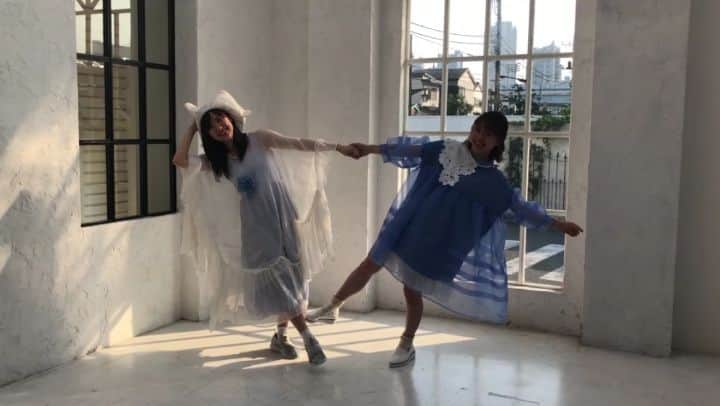 のインスタグラム：「. . 「はい負け～」とか言っちゃうところが いつまでも子供だと思う...(笑) . . #アップトゥボーイ 本日発売 #morningmusume19 #モーニング娘19 #表紙 #ありがとうございます #佐藤優樹 #まーちゃん  #石田亜佑美 #あゆみん #10期 #絶妙なバランス感覚 #お昼の癒しに」