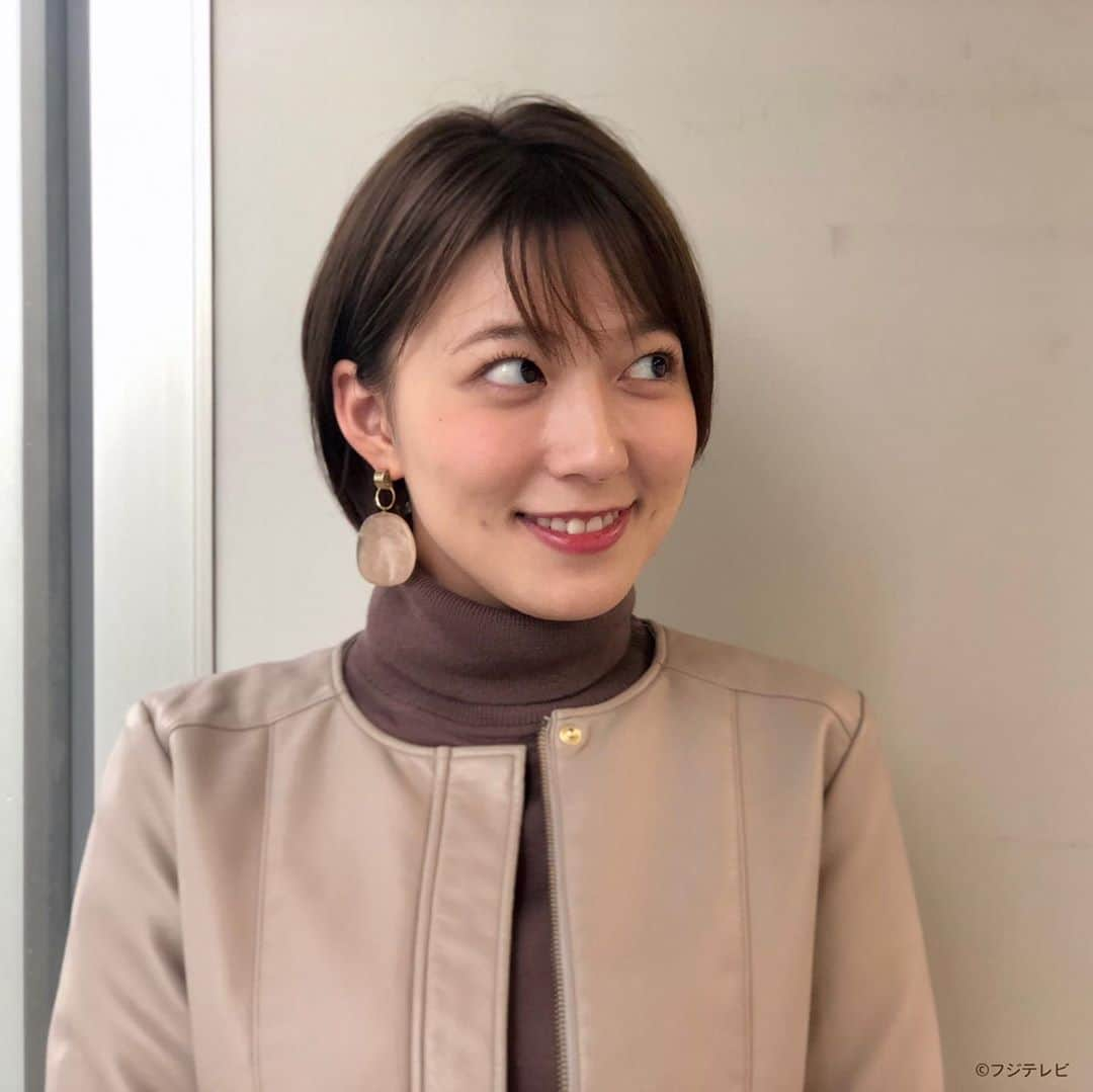 フジテレビ「めざましテレビ」さんのインスタグラム写真 - (フジテレビ「めざましテレビ」Instagram)「10月23日（火）きょう何着て行く？ ・ ファッション雑誌CanCamとコラボした お天気コーナー「きょう何着て行く？」 阿部華也子ちゃんの毎日のコーデを紹介♪ ・ 【きょうのコーデ】 ジャケット→#MEW’SREFINEDCLOTHES 8900円 ニット→#GU 1490円 スカート→#Swingle 9800円 靴→#ILIMA 8900円 ピアス→#mimi33 2500円 ・ 【コーデのポイント】 ブラウンからピンクの暖色系グラデーションコーデ👚 アウターは薄い色、トップスとスカートを濃い目で絞めれば 全身が引き締まってスタイルアップが叶います👀✨ 揺れ感がきれいなラッフルフリルのスカートで 奥行きも意識すると🙆‍♀️ ・ #めざましテレビ #きょう何着て行く？ #阿部華也子 #今日のコーデ#コーデ #CanCam #今日のファッション#ootd #きょう何着て行く？は月〜金朝6時22分ごろ放送！」10月23日 13時16分 - mezamashi.tv