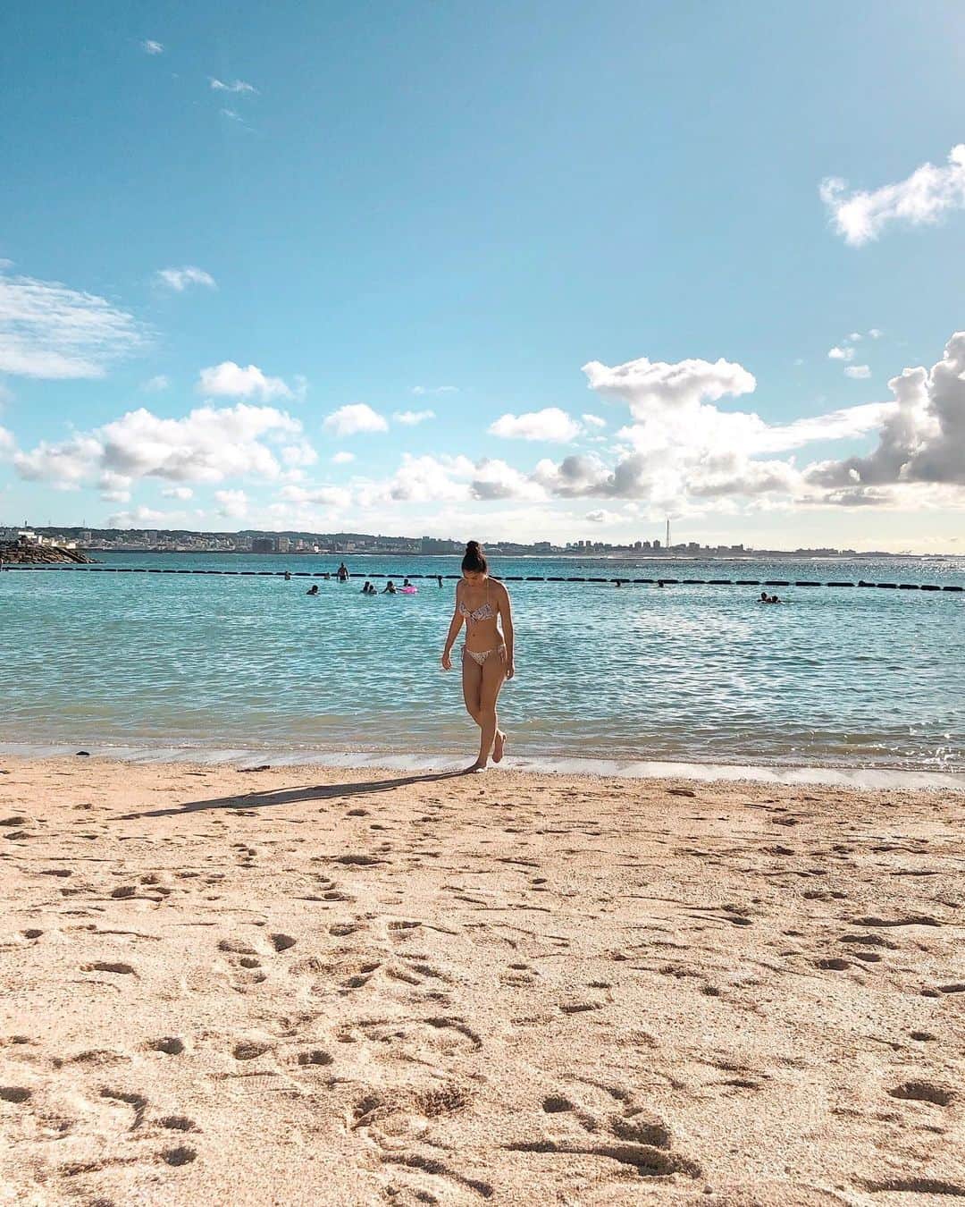 比嘉バービィさんのインスタグラム写真 - (比嘉バービィInstagram)「☀️sᴜɴɴʏ ᴅᴀʏ☀️ . . #Beach #Okinawa #沖縄 #北谷サンセットビーチ #Barby旅行記」10月23日 13時21分 - barby724