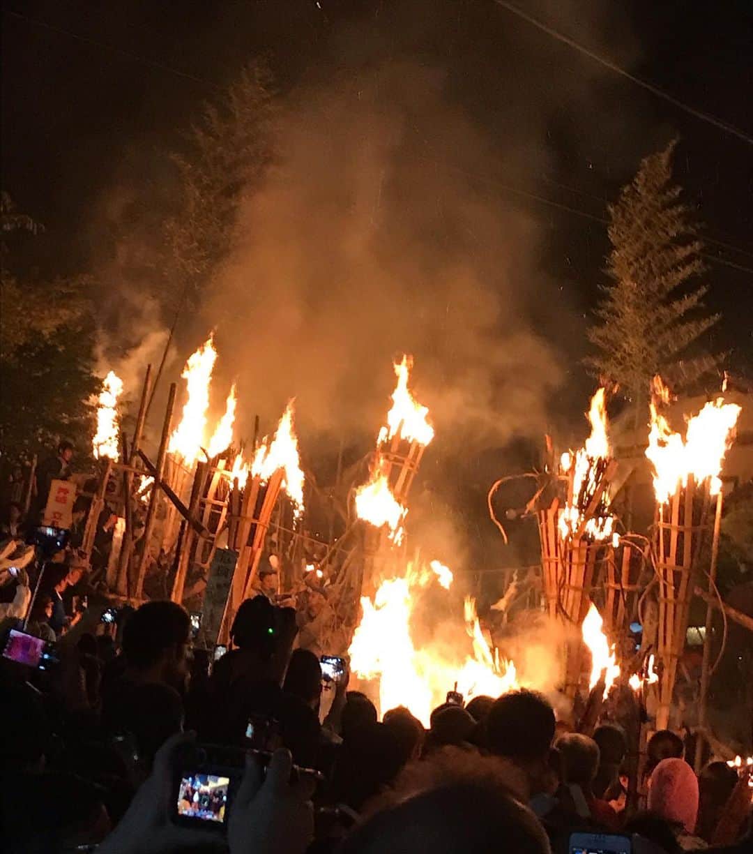 佐野優子さんのインスタグラム写真 - (佐野優子Instagram)「. 鞍馬の火祭り🔥 少々燃えてもいい覚悟で行きました💪🏻 . 迫力満点💯 チョッペンの儀という一見「嘘でしょ🤭」と思ってしまうほどの儀式。 . 京都の三大奇祭の一つだそうです。 . #火祭り#鞍馬の火祭り #鞍馬#チョッペンの儀  #たいまつ」10月23日 14時27分 - yuko12345