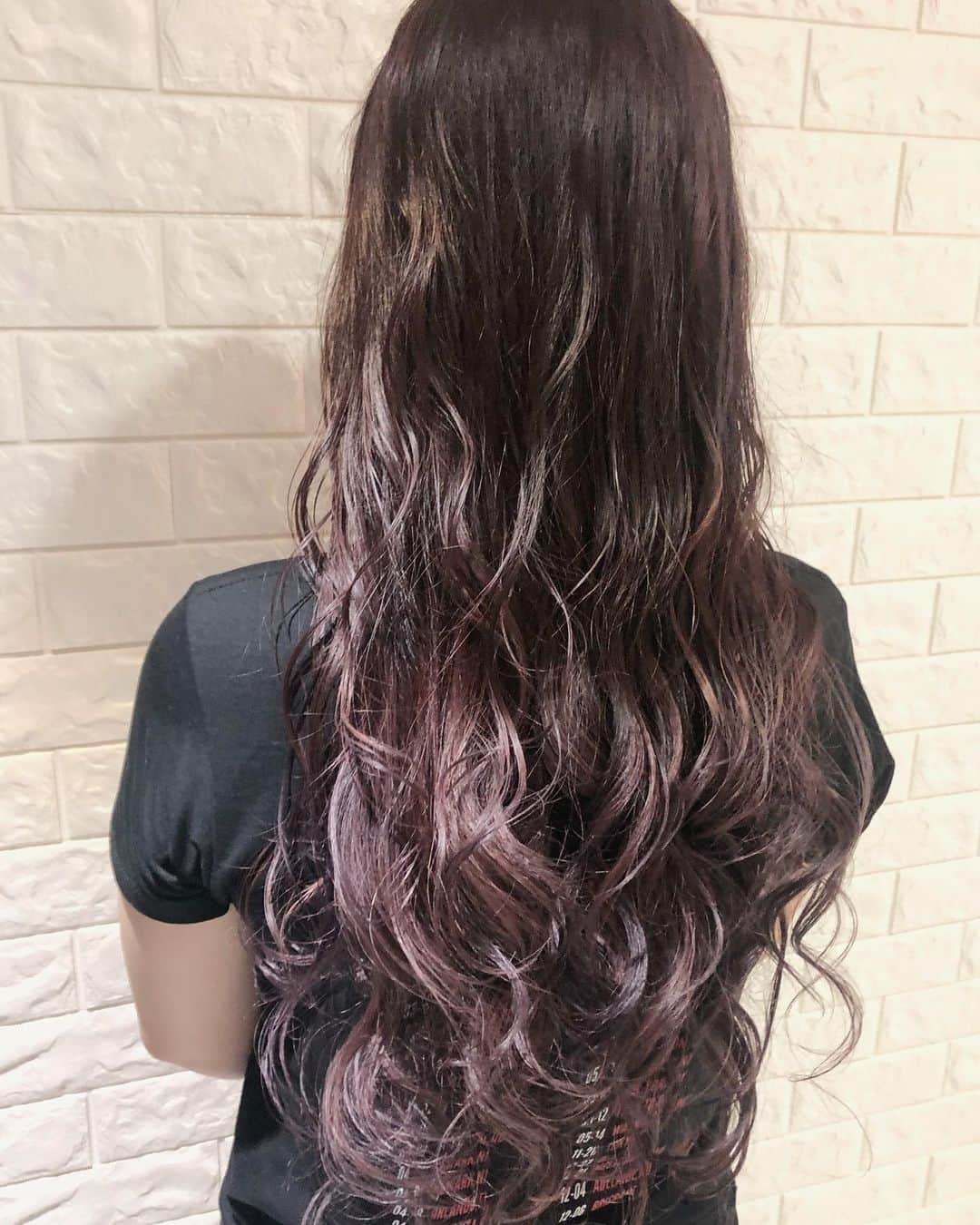 Lunonのインスタグラム：「purple★  Lunon ☏ 06-6341-5535 menu cut color ）⇨ ¥3780 perm . hot pepper or お電話✆ にて お気軽にご連絡ください✭ . . #Lunon#大阪美容室#大阪#野田阪神#福島#美容室 #大阪カフェ#カフェ#cafe#ブリーチ #hairstyle#haircolor#女子力 #メイク#エステ#アレンジ#マツエク #美肌#美白#リップ#ヘアアレンジ #color#デザイン#ハイライト #グラデーション#スタイリング #おしゃれ#おしゃれさんと繋がりたい」