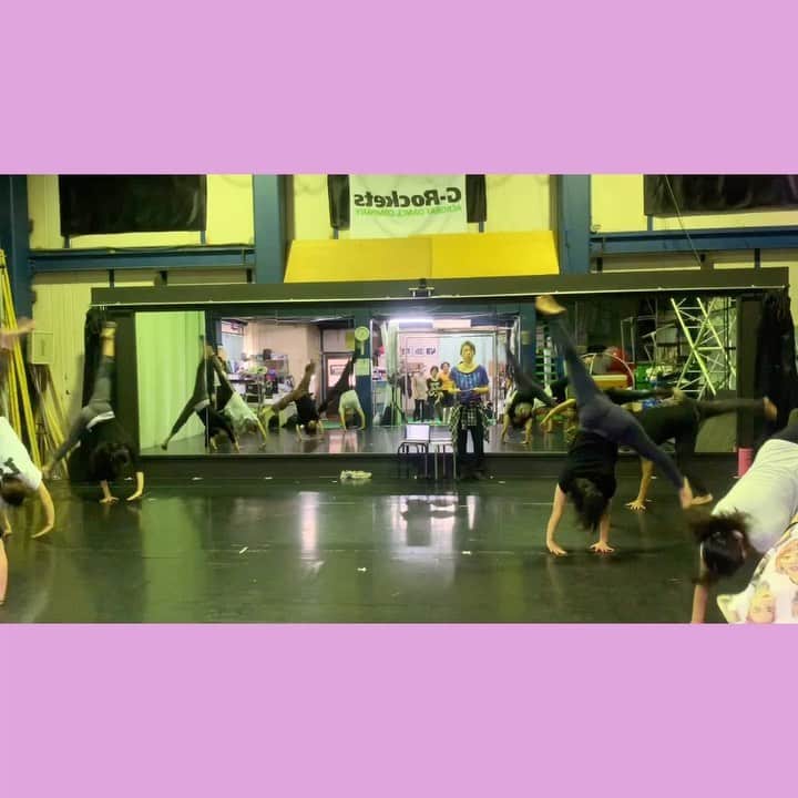 知念紗耶のインスタグラム：「今日はSHOWTIME中心の稽古✨ 朝から回ってます👀‼️ #grockets #showtime #KAGUYA」