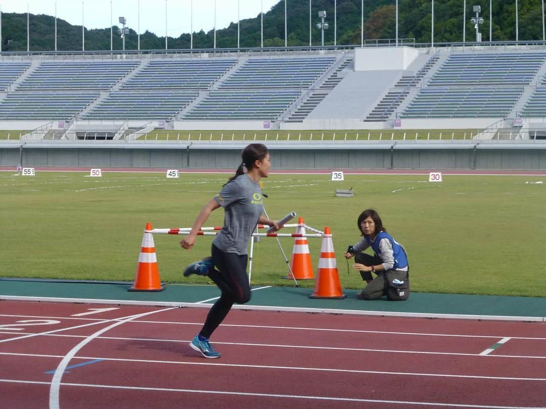 世古和さんのインスタグラム写真 - (世古和Instagram)「. 10/23🍁 伊勢市の小学生記録会で、 2021三重とこわか国体PRイベントとして、 デモンストレーションを実施させていただきました🧞‍♂️ . 私は男女混合4×100mリレー を走りました！ . 長かったリハビリ生活でしたが、 久しぶりの競技場で レースの雰囲気を味わえて とても嬉しく思いました🤗 . やっぱり地元の競技場の 雰囲気はいいなぁ🍁 としみじみ🌱🌱🌱 . 三重とこわか国体も このいい雰囲気で、 盛り上がりますように🙏🌿 . #乗馬クラブクレイン#三重とこわか国体#伊勢市#陸上#にこにこのり#岐阜経済大学#皇學館大学#シンフォニアテクノロジー#crane#mie#ise#ntn#sinfoniatechnology#」10月24日 0時35分 - nodoka_seko