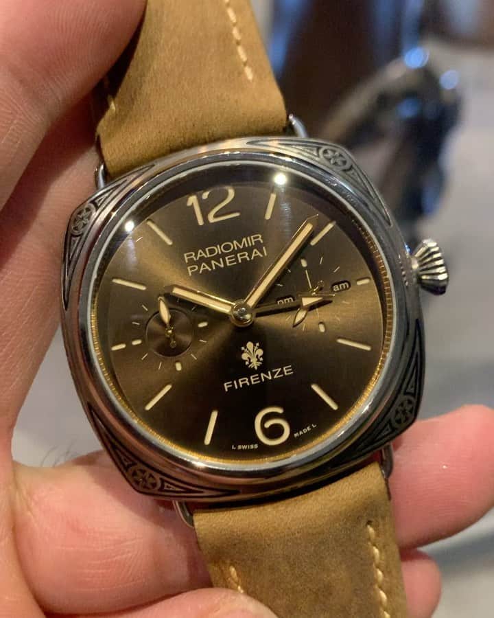パネライのインスタグラム：「How beautiful is this #Panerai #PAM669 Radiomir Titanium Firenze Tourbillon with brown sunburst dial and hand carved case. 👍🏼 or 👎🏼」
